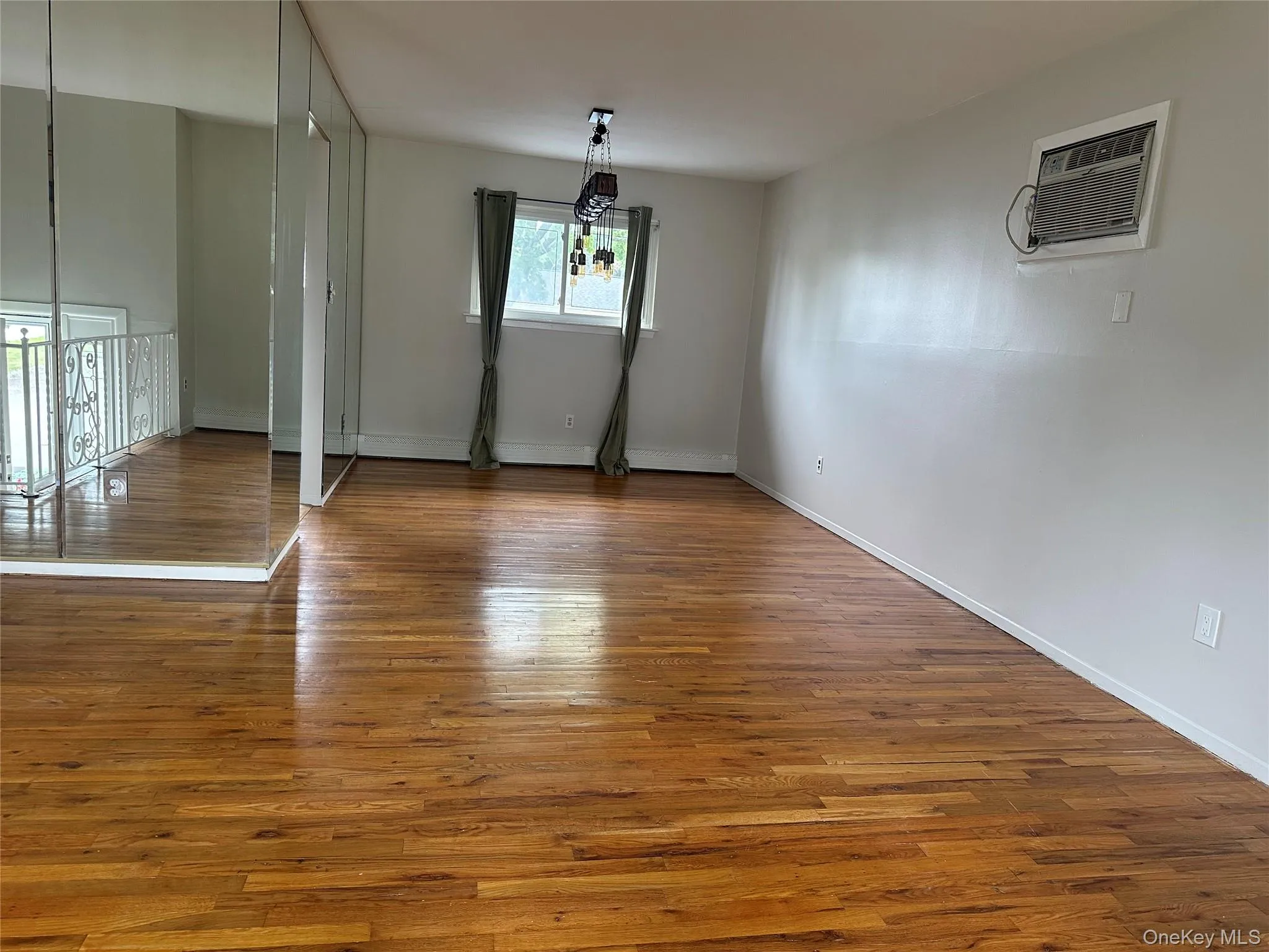 308 Essex Street, Babylon, NY, 2 Bedrooms Bedrooms, 5 Rooms Rooms,1 BathroomBathrooms,Residential Lease,For Rent,Essex,0,1037948 308 Essex Street, Babylon, NY, 2 Bedrooms Bedrooms, 5 Rooms Rooms,1 BathroomBathrooms,Residential Lease,For Rent,Essex,0,1037948
