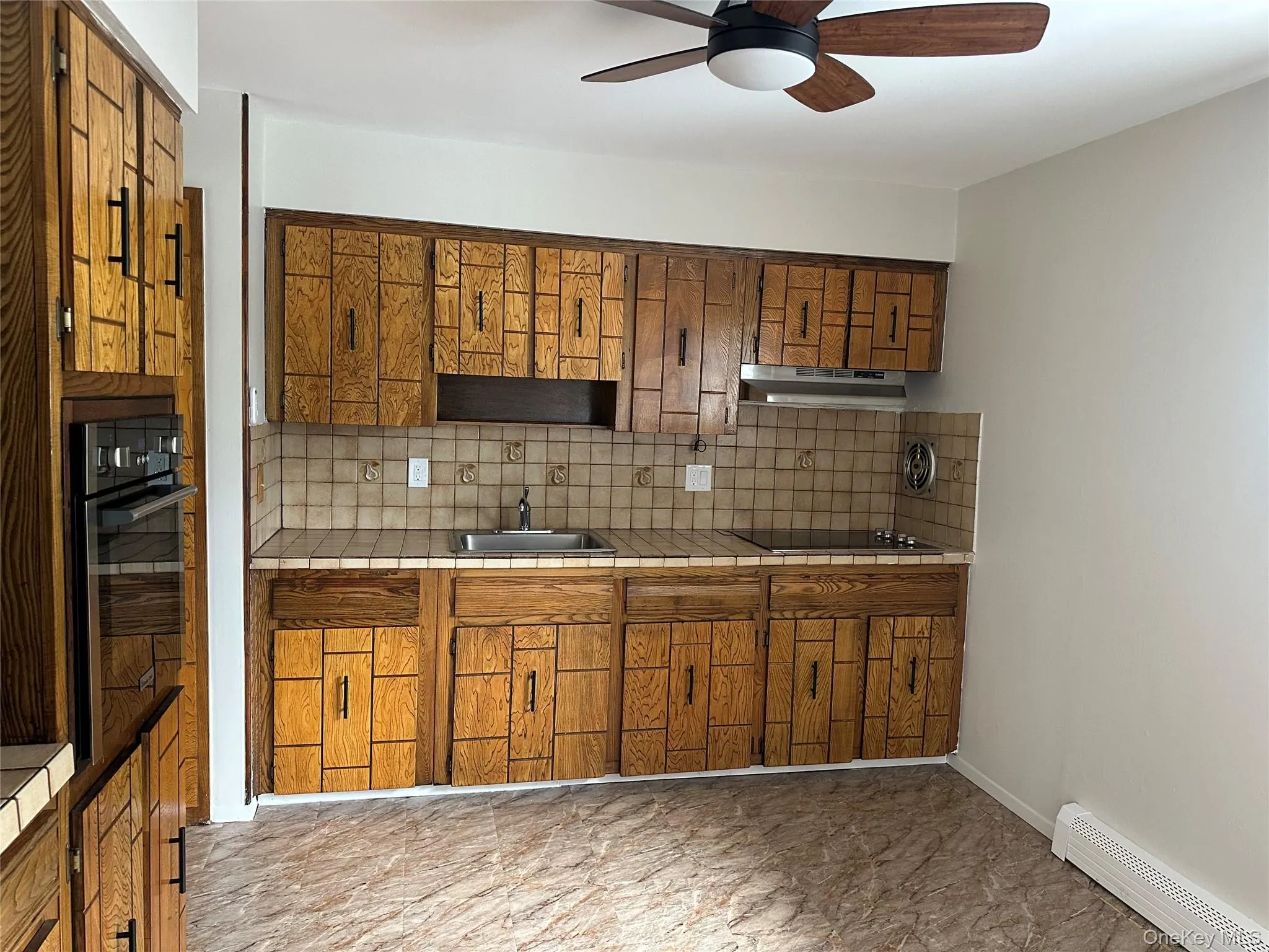 308 Essex Street, Babylon, NY, 2 Bedrooms Bedrooms, 5 Rooms Rooms,1 BathroomBathrooms,Residential Lease,For Rent,Essex,0,1037948 308 Essex Street, Babylon, NY, 2 Bedrooms Bedrooms, 5 Rooms Rooms,1 BathroomBathrooms,Residential Lease,For Rent,Essex,0,1037948