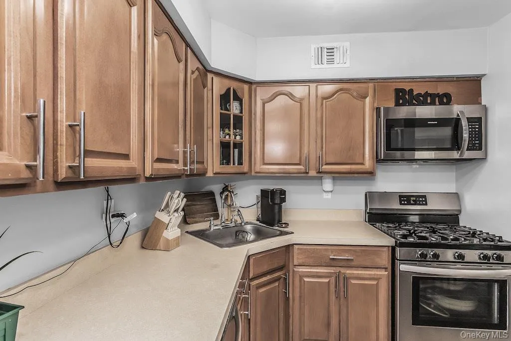 282 Fairview Circle, Brookhaven, NY, 2 Bedrooms Bedrooms, 5 Rooms Rooms,1 BathroomBathrooms,Residential,For Rent,Fairview,0,1037955 282 Fairview Circle, Brookhaven, NY, 2 Bedrooms Bedrooms, 5 Rooms Rooms,1 BathroomBathrooms,Residential,For Rent,Fairview,0,1037955