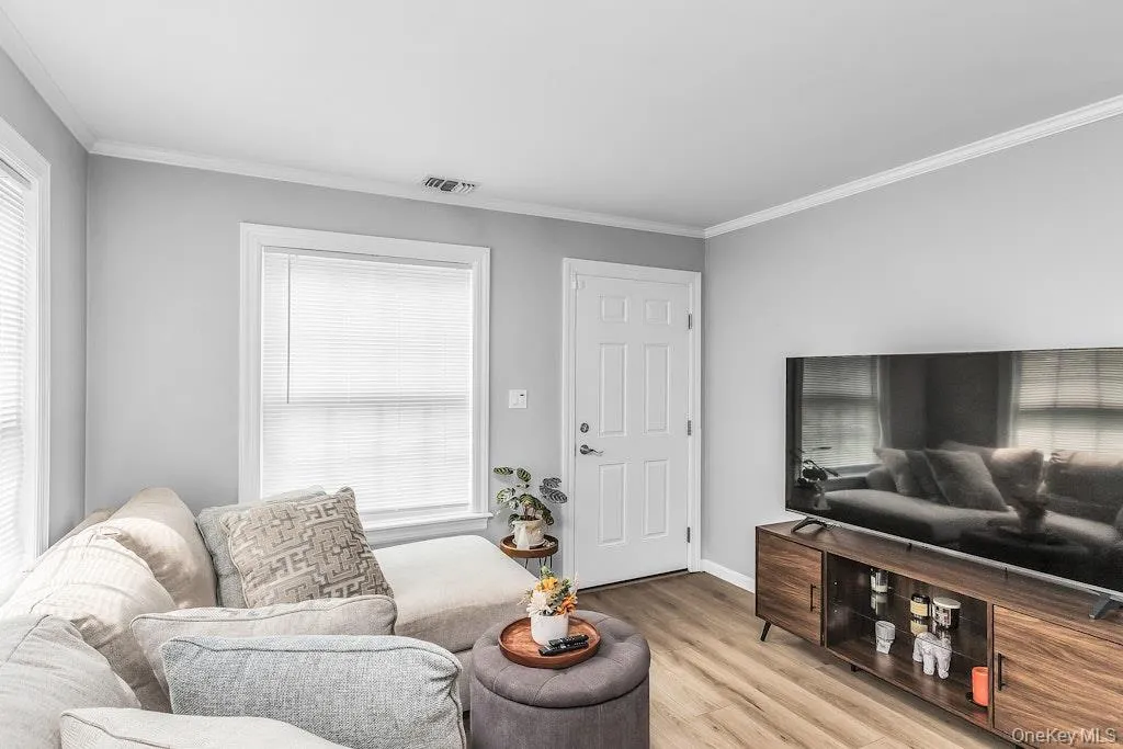 282 Fairview Circle, Brookhaven, NY, 2 Bedrooms Bedrooms, 5 Rooms Rooms,1 BathroomBathrooms,Residential,For Rent,Fairview,0,1037955 282 Fairview Circle, Brookhaven, NY, 2 Bedrooms Bedrooms, 5 Rooms Rooms,1 BathroomBathrooms,Residential,For Rent,Fairview,0,1037955