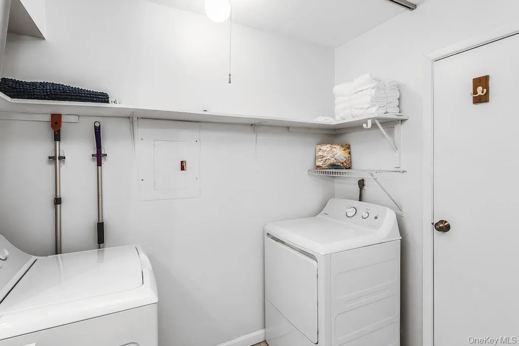 282 Fairview Circle, Brookhaven, NY, 2 Bedrooms Bedrooms, 5 Rooms Rooms,1 BathroomBathrooms,Residential,For Rent,Fairview,0,1037955 282 Fairview Circle, Brookhaven, NY, 2 Bedrooms Bedrooms, 5 Rooms Rooms,1 BathroomBathrooms,Residential,For Rent,Fairview,0,1037955
