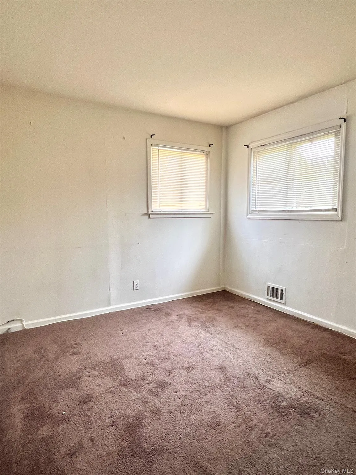 1656 Thompson Drive, Islip, NY, 3 Bedrooms Bedrooms, 5 Rooms Rooms,1 BathroomBathrooms,Residential,For Rent,Thompson,0,1037958 1656 Thompson Drive, Islip, NY, 3 Bedrooms Bedrooms, 5 Rooms Rooms,1 BathroomBathrooms,Residential,For Rent,Thompson,0,1037958