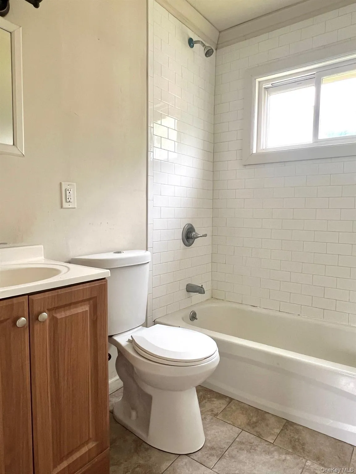 1656 Thompson Drive, Islip, NY, 3 Bedrooms Bedrooms, 5 Rooms Rooms,1 BathroomBathrooms,Residential,For Rent,Thompson,0,1037958 1656 Thompson Drive, Islip, NY, 3 Bedrooms Bedrooms, 5 Rooms Rooms,1 BathroomBathrooms,Residential,For Rent,Thompson,0,1037958