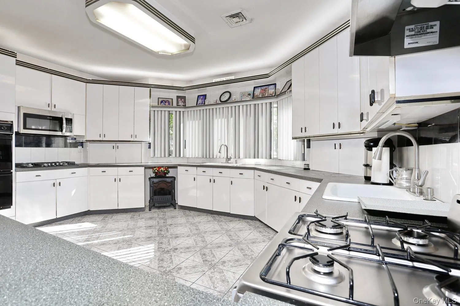 1 Morris Road, Ramapo, NY, 7 Bedrooms Bedrooms, 10 Rooms Rooms,3 BathroomsBathrooms,Residential,For Rent,Morris,0,1037963 1 Morris Road, Ramapo, NY, 7 Bedrooms Bedrooms, 10 Rooms Rooms,3 BathroomsBathrooms,Residential,For Rent,Morris,0,1037963
