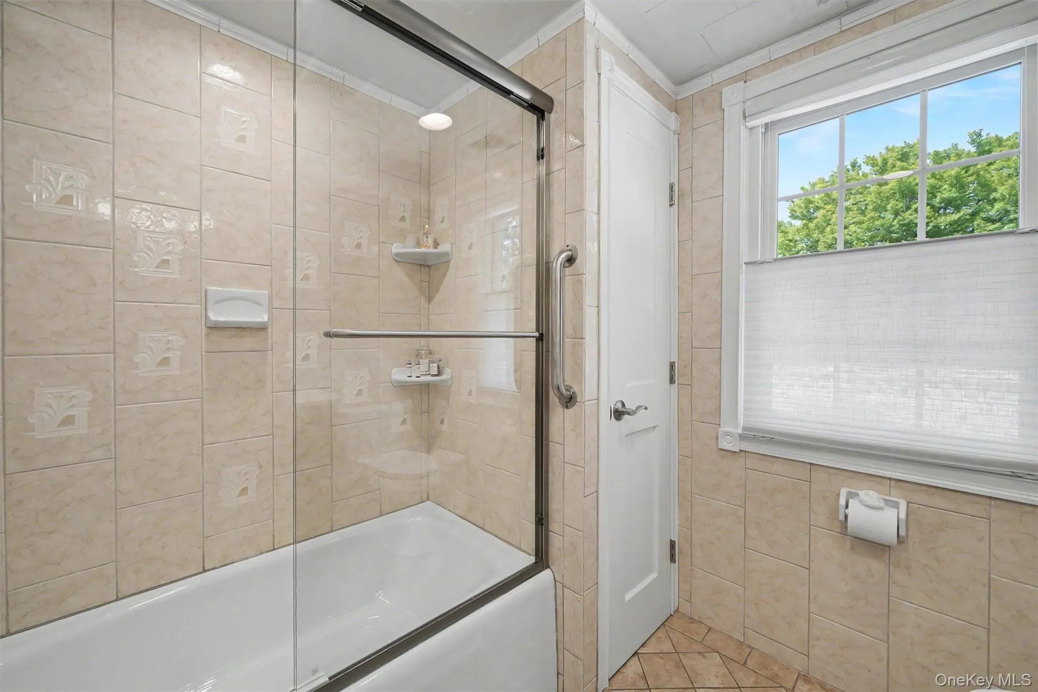 Full Bathroom on main level Full Bathroom on main level