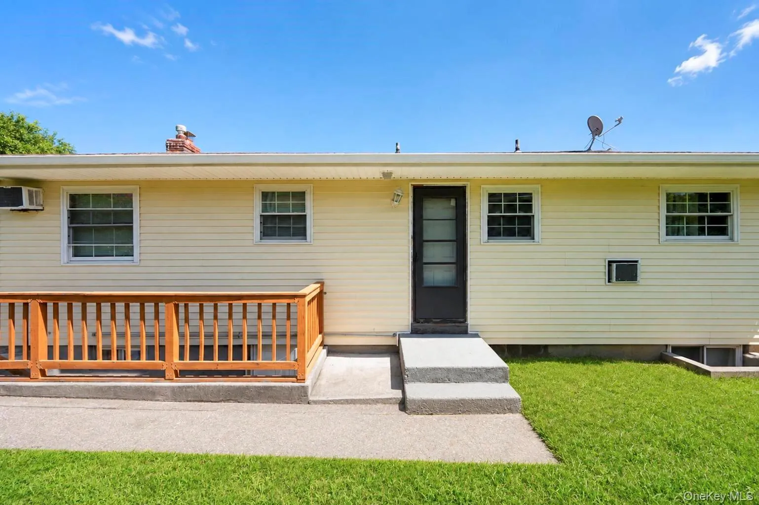 46 Marshall Avenue, Islip, NY, 3 Bedrooms Bedrooms, 5 Rooms Rooms,2 BathroomsBathrooms,Residential,For Rent,Marshall,0,1037972 46 Marshall Avenue, Islip, NY, 3 Bedrooms Bedrooms, 5 Rooms Rooms,2 BathroomsBathrooms,Residential,For Rent,Marshall,0,1037972
