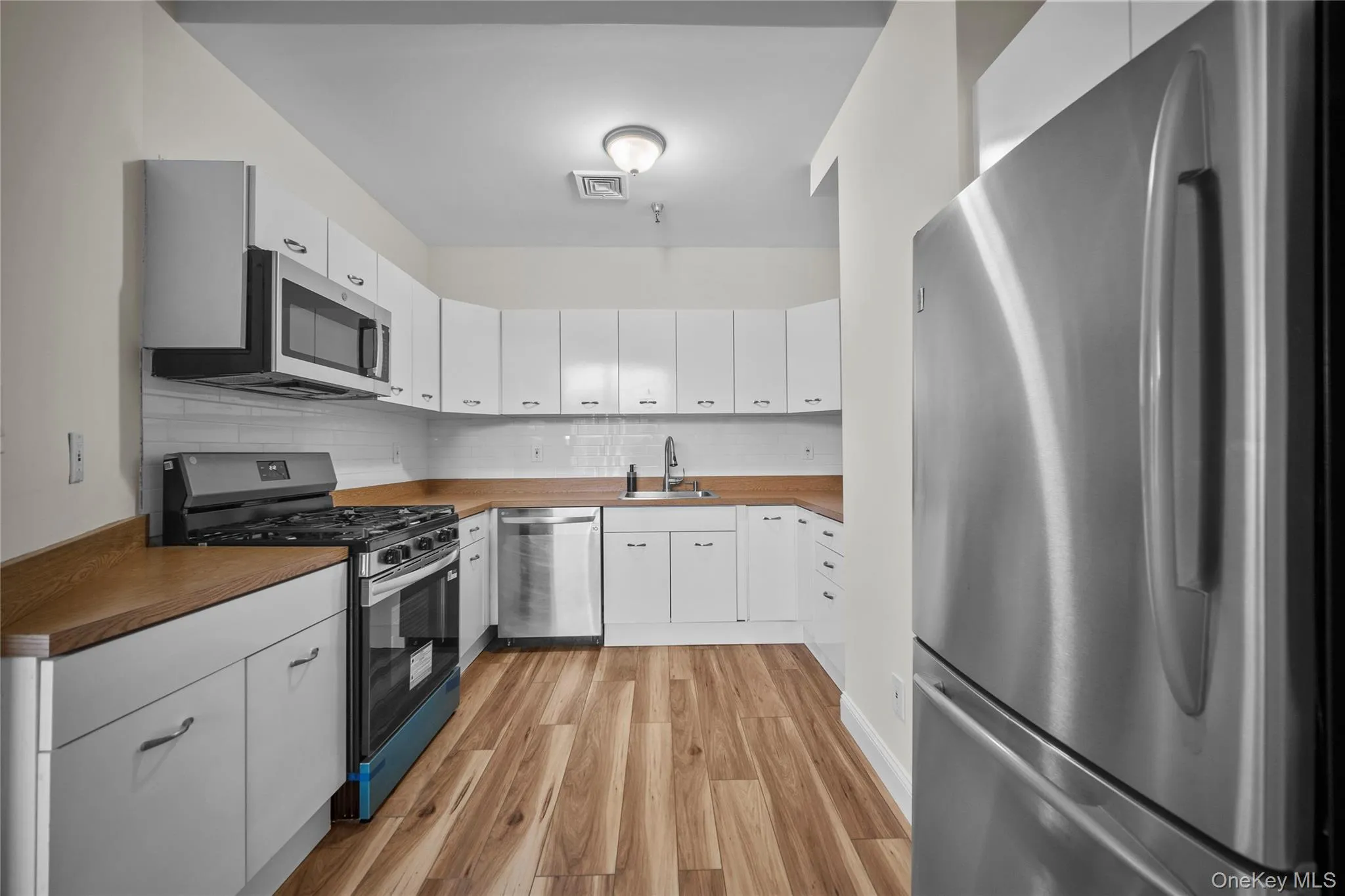 520 Ashford Avenue, Greenburgh, NY, 2 Bedrooms Bedrooms, 5 Rooms Rooms,2 BathroomsBathrooms,Residential Lease,For Rent,Ashford,0,1037973 520 Ashford Avenue, Greenburgh, NY, 2 Bedrooms Bedrooms, 5 Rooms Rooms,2 BathroomsBathrooms,Residential Lease,For Rent,Ashford,0,1037973