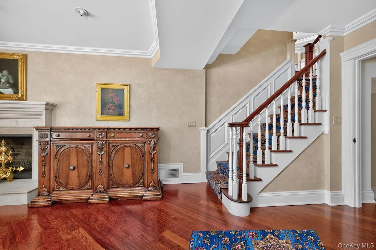 Stairs to Family Room Stairs to Family Room