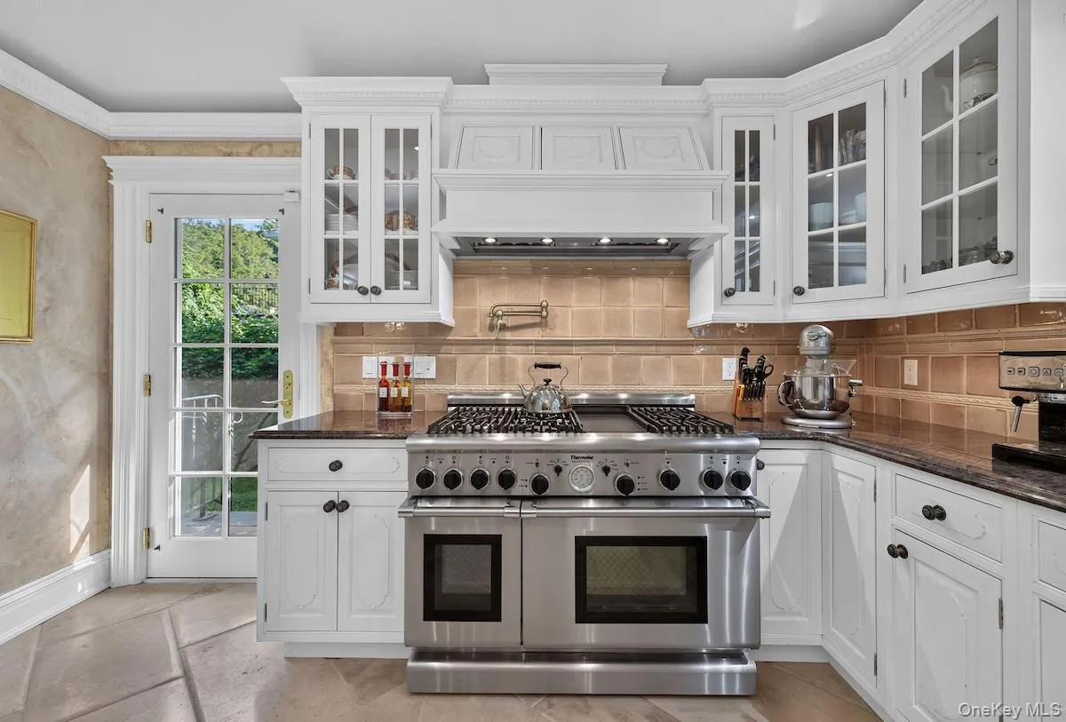 169 Clinton Avenue, Greenburgh, NY, 3 Bedrooms Bedrooms, 9 Rooms Rooms,3 BathroomsBathrooms,Residential,For Rent,Clinton,0,1037977 169 Clinton Avenue, Greenburgh, NY, 3 Bedrooms Bedrooms, 9 Rooms Rooms,3 BathroomsBathrooms,Residential,For Rent,Clinton,0,1037977