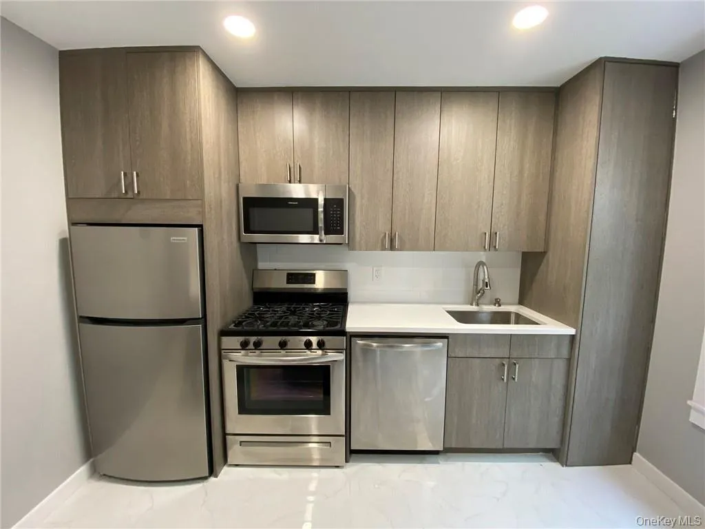 Eat in Kitchen Eat in Kitchen