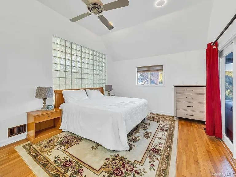 19 Bay Woods Drive, Southampton, NY, 3 Bedrooms Bedrooms, 8 Rooms Rooms,4 BathroomsBathrooms,Residential,For Rent,Bay Woods,0,1037991 19 Bay Woods Drive, Southampton, NY, 3 Bedrooms Bedrooms, 8 Rooms Rooms,4 BathroomsBathrooms,Residential,For Rent,Bay Woods,0,1037991