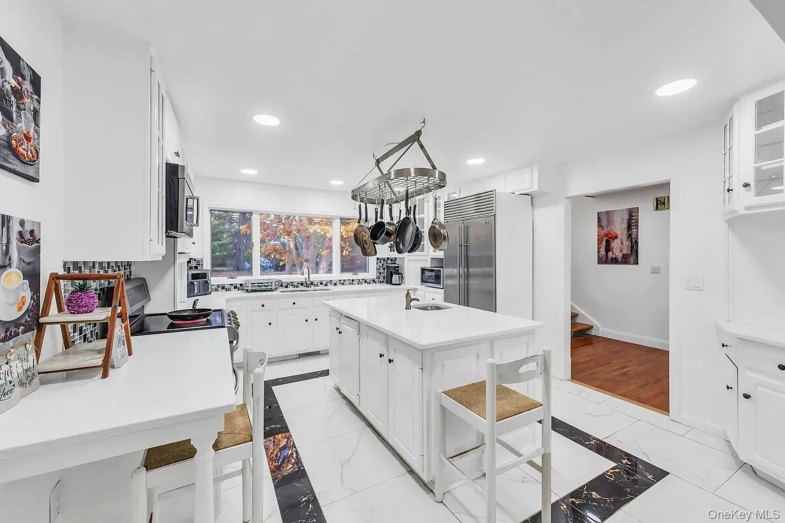 19 Bay Woods Drive, Southampton, NY, 3 Bedrooms Bedrooms, 8 Rooms Rooms,4 BathroomsBathrooms,Residential,For Rent,Bay Woods,0,1037991 19 Bay Woods Drive, Southampton, NY, 3 Bedrooms Bedrooms, 8 Rooms Rooms,4 BathroomsBathrooms,Residential,For Rent,Bay Woods,0,1037991
