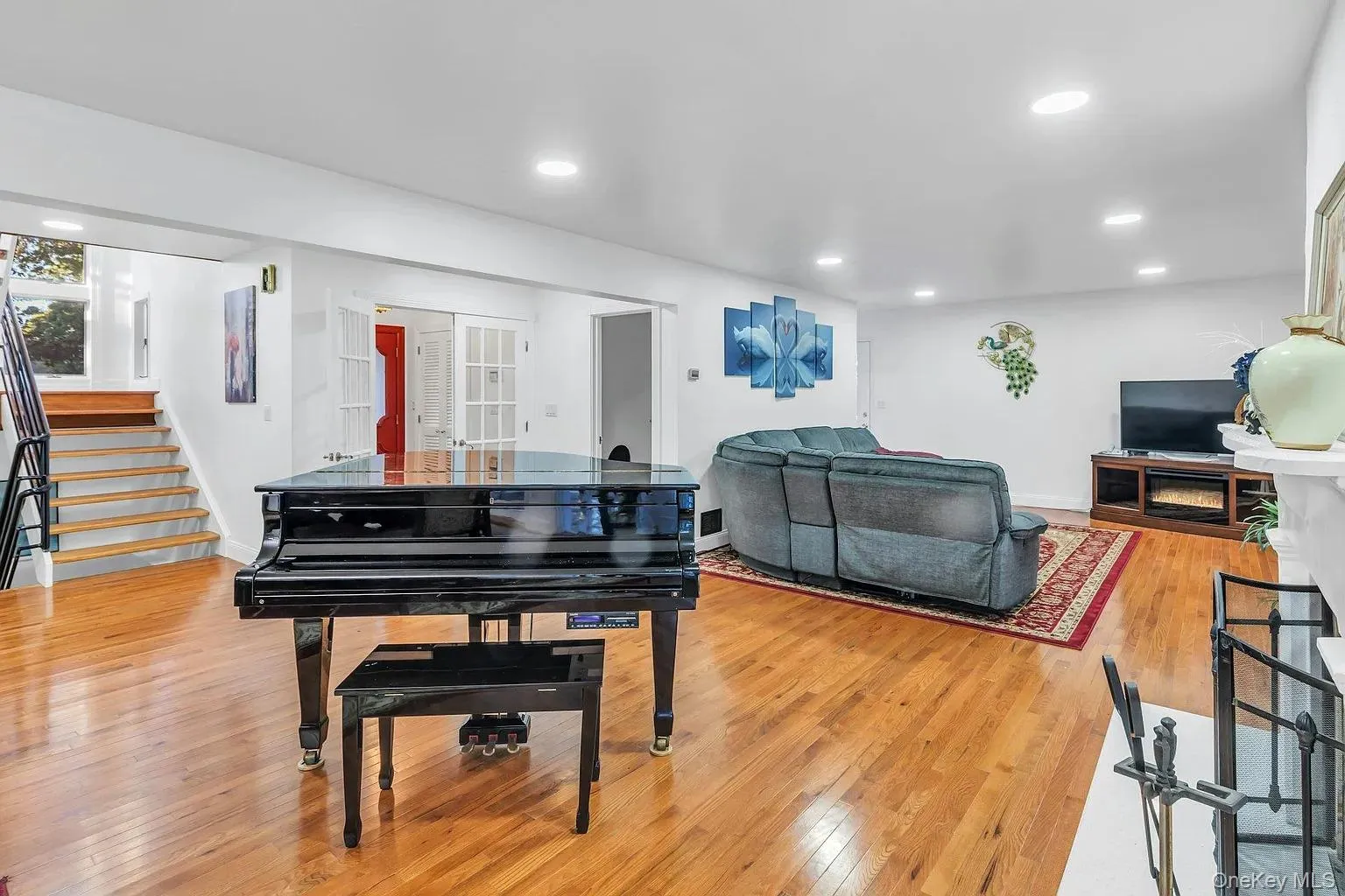 19 Bay Woods Drive, Southampton, NY, 3 Bedrooms Bedrooms, 8 Rooms Rooms,4 BathroomsBathrooms,Residential,For Rent,Bay Woods,0,1037991 19 Bay Woods Drive, Southampton, NY, 3 Bedrooms Bedrooms, 8 Rooms Rooms,4 BathroomsBathrooms,Residential,For Rent,Bay Woods,0,1037991