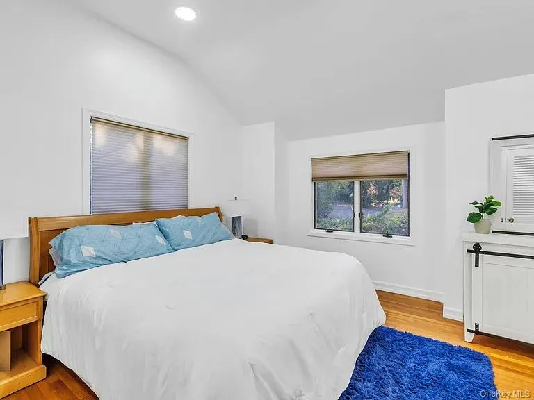 19 Bay Woods Drive, Southampton, NY, 3 Bedrooms Bedrooms, 8 Rooms Rooms,4 BathroomsBathrooms,Residential,For Rent,Bay Woods,0,1037991 19 Bay Woods Drive, Southampton, NY, 3 Bedrooms Bedrooms, 8 Rooms Rooms,4 BathroomsBathrooms,Residential,For Rent,Bay Woods,0,1037991