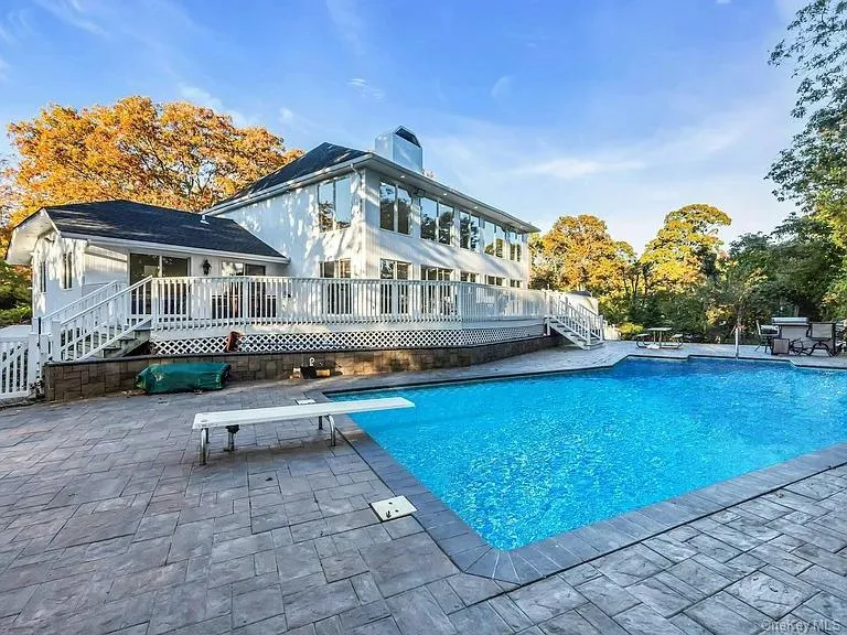 19 Bay Woods Drive, Southampton, NY, 3 Bedrooms Bedrooms, 8 Rooms Rooms,4 BathroomsBathrooms,Residential,For Rent,Bay Woods,0,1037991 19 Bay Woods Drive, Southampton, NY, 3 Bedrooms Bedrooms, 8 Rooms Rooms,4 BathroomsBathrooms,Residential,For Rent,Bay Woods,0,1037991