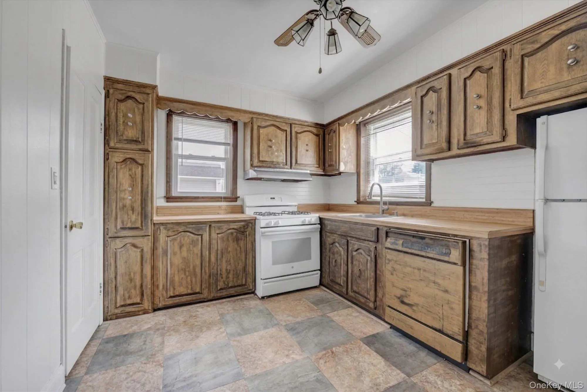 Kitchen - Virtually Emptied Kitchen - Virtually Emptied