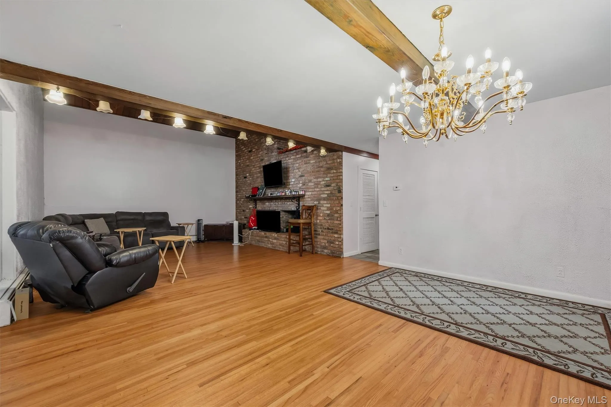 15 Overlook Drive, Woodbury, NY, 3 Bedrooms Bedrooms, 7 Rooms Rooms,2 BathroomsBathrooms,Residential,For Rent,Overlook,0,1037999 15 Overlook Drive, Woodbury, NY, 3 Bedrooms Bedrooms, 7 Rooms Rooms,2 BathroomsBathrooms,Residential,For Rent,Overlook,0,1037999