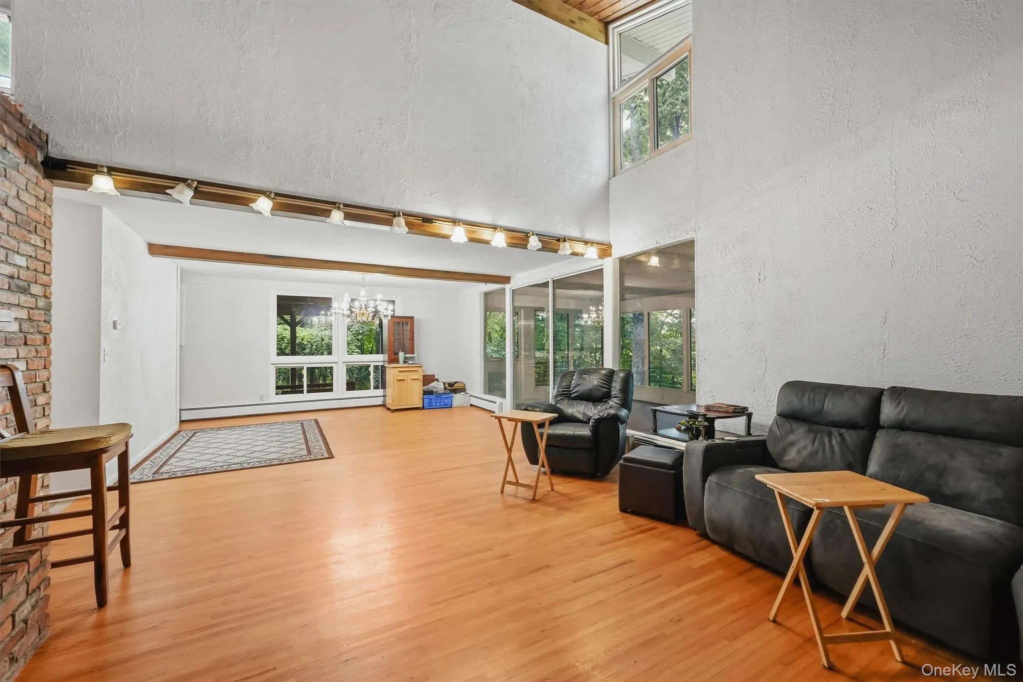 15 Overlook Drive, Woodbury, NY, 3 Bedrooms Bedrooms, 7 Rooms Rooms,2 BathroomsBathrooms,Residential,For Rent,Overlook,0,1037999 15 Overlook Drive, Woodbury, NY, 3 Bedrooms Bedrooms, 7 Rooms Rooms,2 BathroomsBathrooms,Residential,For Rent,Overlook,0,1037999