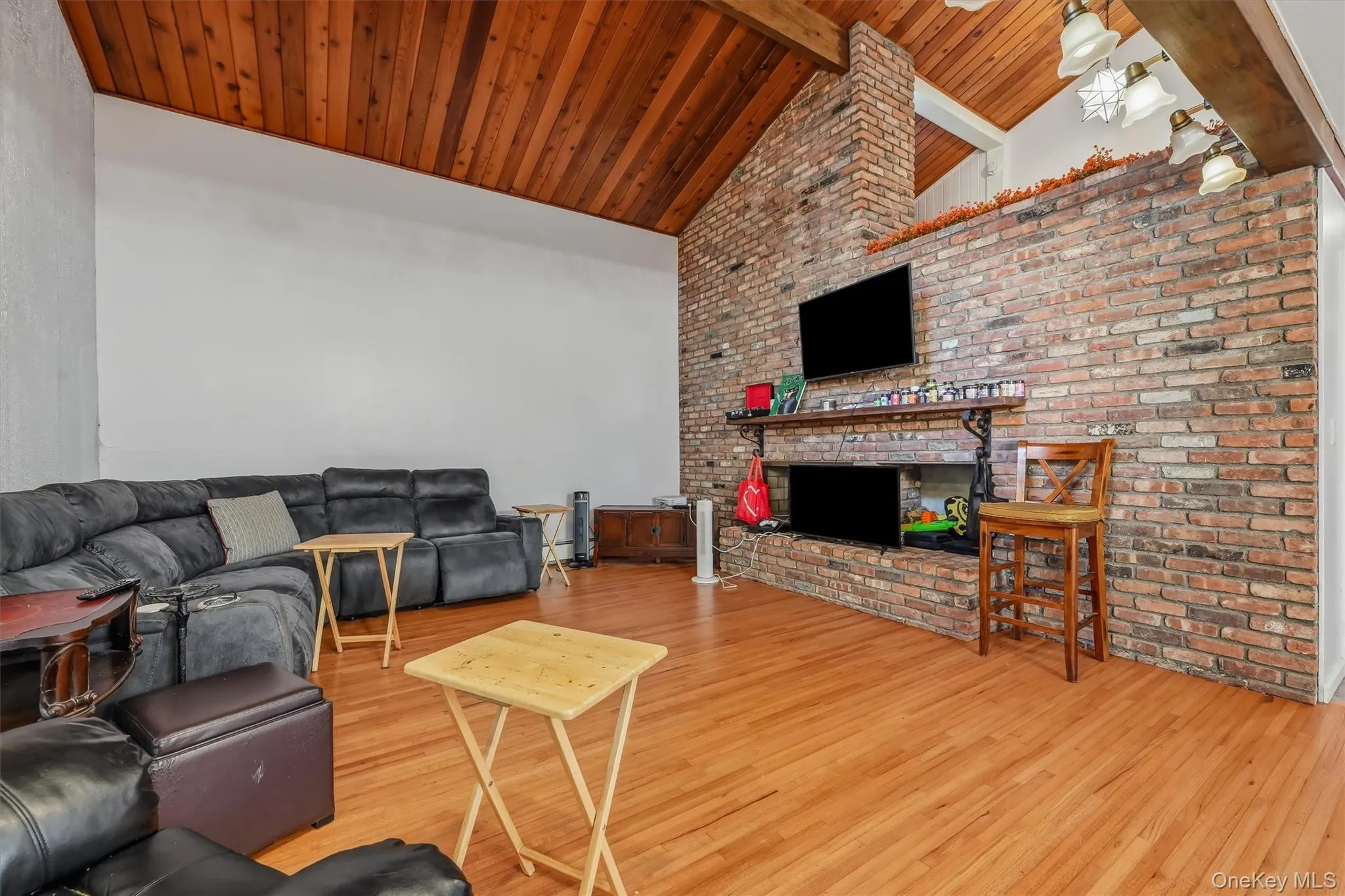 15 Overlook Drive, Woodbury, NY, 3 Bedrooms Bedrooms, 7 Rooms Rooms,2 BathroomsBathrooms,Residential,For Rent,Overlook,0,1037999 15 Overlook Drive, Woodbury, NY, 3 Bedrooms Bedrooms, 7 Rooms Rooms,2 BathroomsBathrooms,Residential,For Rent,Overlook,0,1037999
