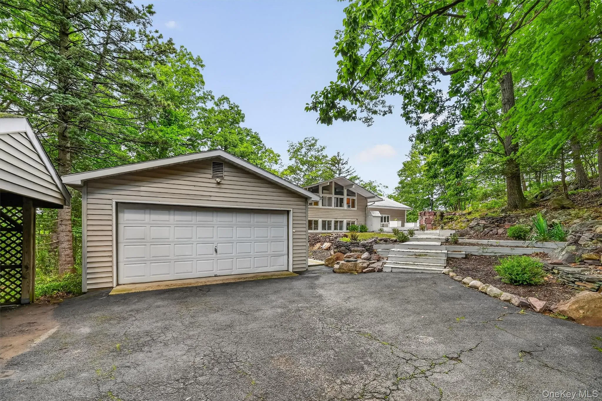 15 Overlook Drive, Woodbury, NY, 3 Bedrooms Bedrooms, 7 Rooms Rooms,2 BathroomsBathrooms,Residential,For Rent,Overlook,0,1037999 15 Overlook Drive, Woodbury, NY, 3 Bedrooms Bedrooms, 7 Rooms Rooms,2 BathroomsBathrooms,Residential,For Rent,Overlook,0,1037999