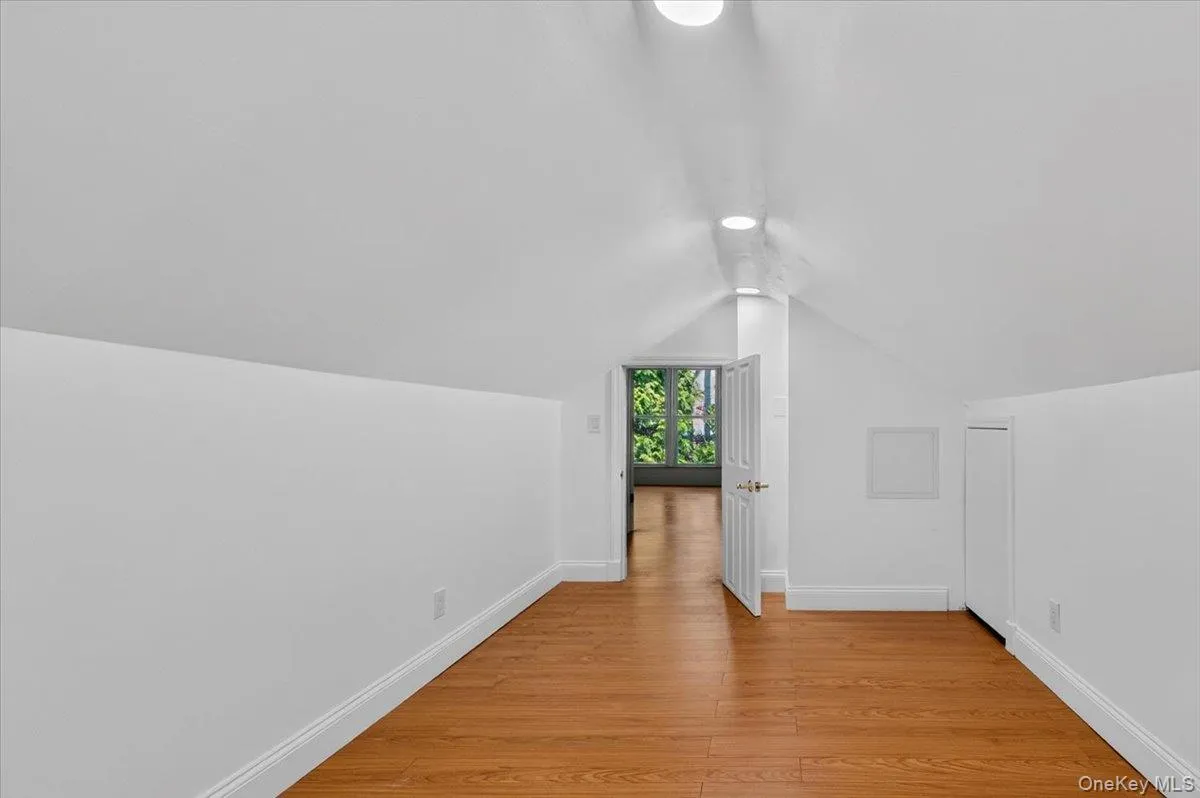 1155 Webster Avenue, New Rochelle, NY, 4 Bedrooms Bedrooms, 9 Rooms Rooms,3 BathroomsBathrooms,Residential Lease,For Rent,Webster,0,1038002 1155 Webster Avenue, New Rochelle, NY, 4 Bedrooms Bedrooms, 9 Rooms Rooms,3 BathroomsBathrooms,Residential Lease,For Rent,Webster,0,1038002