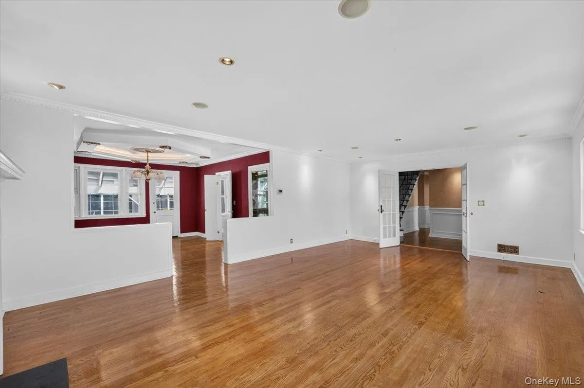 1155 Webster Avenue, New Rochelle, NY, 4 Bedrooms Bedrooms, 9 Rooms Rooms,3 BathroomsBathrooms,Residential Lease,For Rent,Webster,0,1038002 1155 Webster Avenue, New Rochelle, NY, 4 Bedrooms Bedrooms, 9 Rooms Rooms,3 BathroomsBathrooms,Residential Lease,For Rent,Webster,0,1038002