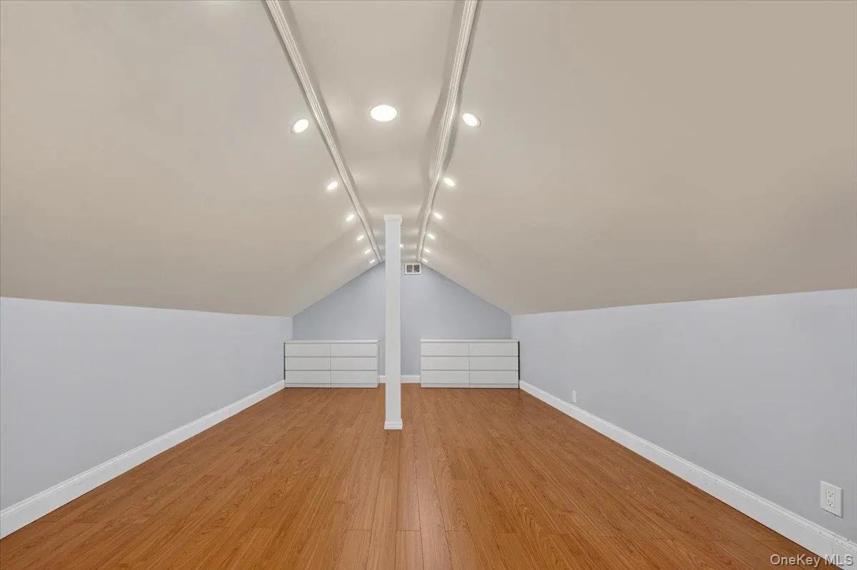 1155 Webster Avenue, New Rochelle, NY, 4 Bedrooms Bedrooms, 9 Rooms Rooms,3 BathroomsBathrooms,Residential Lease,For Rent,Webster,0,1038002 1155 Webster Avenue, New Rochelle, NY, 4 Bedrooms Bedrooms, 9 Rooms Rooms,3 BathroomsBathrooms,Residential Lease,For Rent,Webster,0,1038002