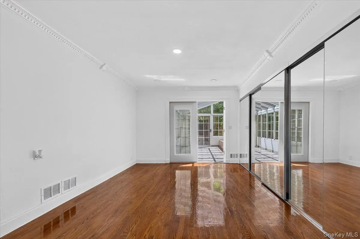 1155 Webster Avenue, New Rochelle, NY, 4 Bedrooms Bedrooms, 9 Rooms Rooms,3 BathroomsBathrooms,Residential Lease,For Rent,Webster,0,1038002 1155 Webster Avenue, New Rochelle, NY, 4 Bedrooms Bedrooms, 9 Rooms Rooms,3 BathroomsBathrooms,Residential Lease,For Rent,Webster,0,1038002
