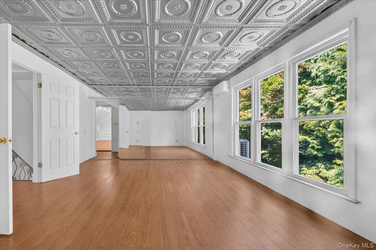 1155 Webster Avenue, New Rochelle, NY, 4 Bedrooms Bedrooms, 9 Rooms Rooms,3 BathroomsBathrooms,Residential Lease,For Rent,Webster,0,1038002 1155 Webster Avenue, New Rochelle, NY, 4 Bedrooms Bedrooms, 9 Rooms Rooms,3 BathroomsBathrooms,Residential Lease,For Rent,Webster,0,1038002