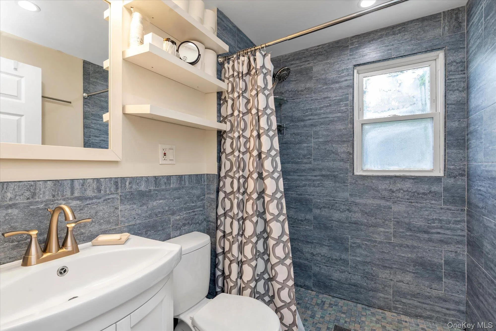 4 Rhame Avenue, Hempstead, NY, 5 Bedrooms Bedrooms, 10 Rooms Rooms,2 BathroomsBathrooms,Residential,For Rent,Rhame,0,1038003 4 Rhame Avenue, Hempstead, NY, 5 Bedrooms Bedrooms, 10 Rooms Rooms,2 BathroomsBathrooms,Residential,For Rent,Rhame,0,1038003