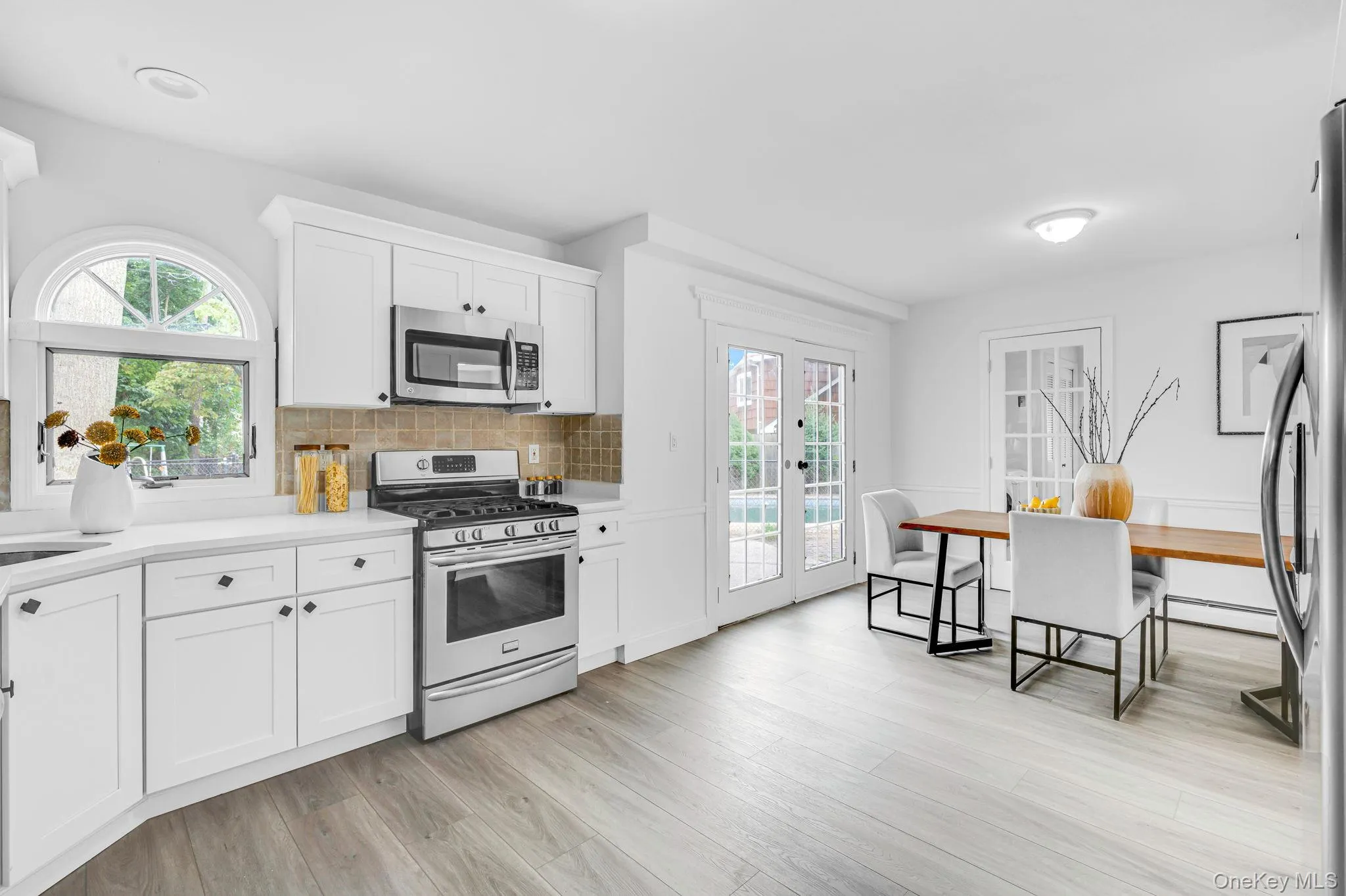 23 Dellmarie Lane, Smithtown, NY, 4 Bedrooms Bedrooms, 8 Rooms Rooms,2 BathroomsBathrooms,Residential,For Rent,Dellmarie,0,1038013 23 Dellmarie Lane, Smithtown, NY, 4 Bedrooms Bedrooms, 8 Rooms Rooms,2 BathroomsBathrooms,Residential,For Rent,Dellmarie,0,1038013