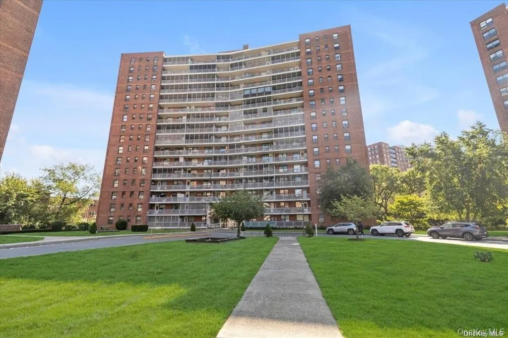 View of apartment building / complex View of apartment building / complex