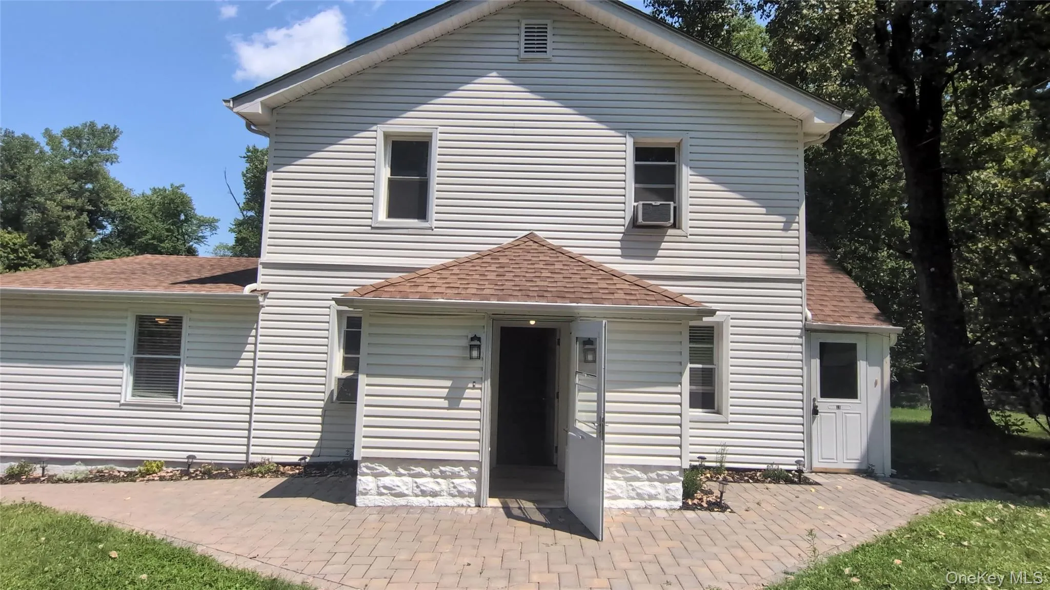 14 Hoover Place, Stony Point, NY, 2 Bedrooms Bedrooms, 5 Rooms Rooms,1 BathroomBathrooms,Residential Lease,For Rent,Hoover,0,1038019 14 Hoover Place, Stony Point, NY, 2 Bedrooms Bedrooms, 5 Rooms Rooms,1 BathroomBathrooms,Residential Lease,For Rent,Hoover,0,1038019