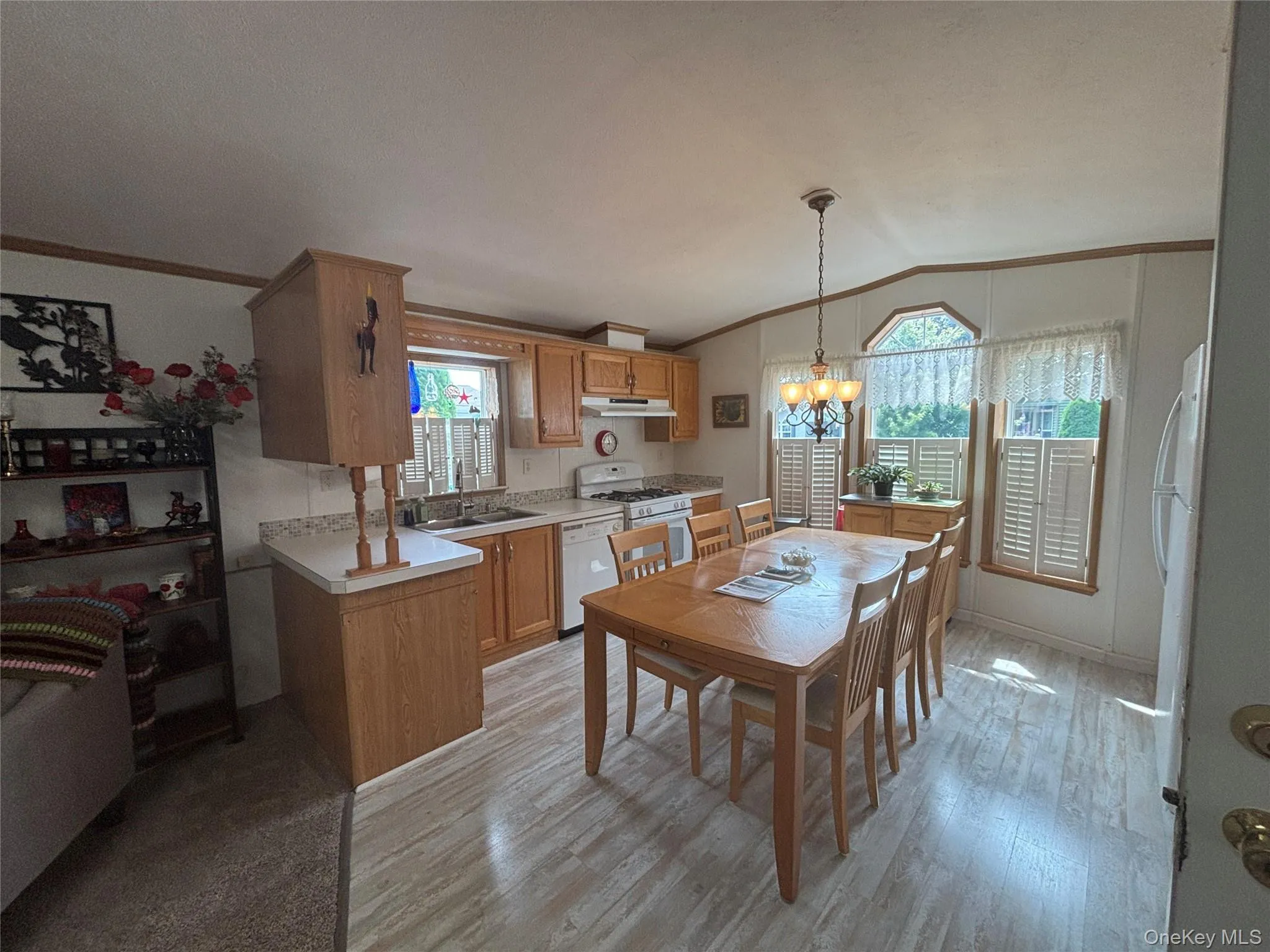 1661 Old Country Road, Riverhead, NY, 2 Bedrooms Bedrooms, 5 Rooms Rooms,2 BathroomsBathrooms,Residential,For Rent,Old Country,0,1038025 1661 Old Country Road, Riverhead, NY, 2 Bedrooms Bedrooms, 5 Rooms Rooms,2 BathroomsBathrooms,Residential,For Rent,Old Country,0,1038025