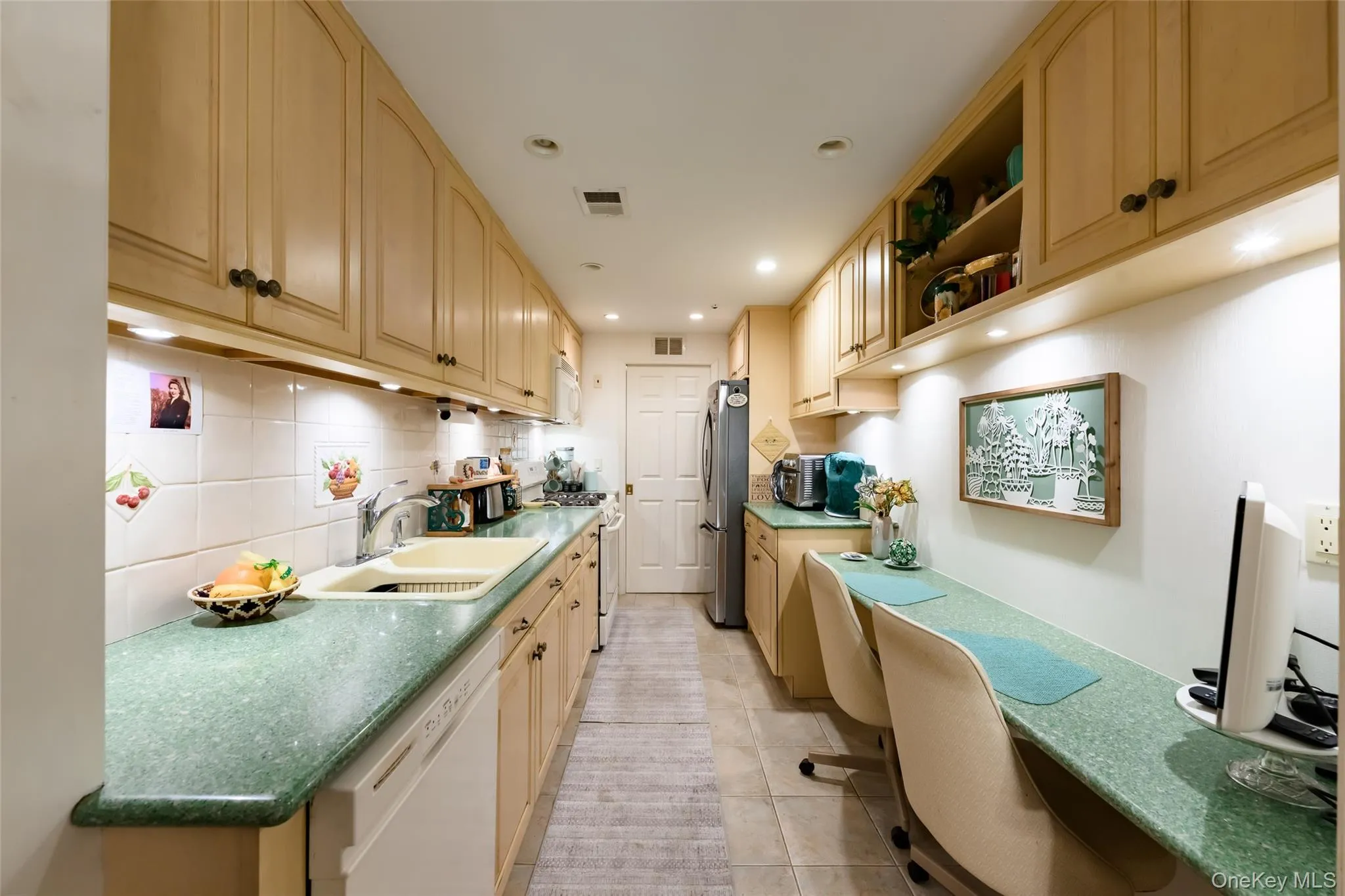 297 Brettonwoods Drive, Brookhaven, NY, 3 Bedrooms Bedrooms, 7 Rooms Rooms,1 BathroomBathrooms,Residential,For Rent,Brettonwoods,0,1038027 297 Brettonwoods Drive, Brookhaven, NY, 3 Bedrooms Bedrooms, 7 Rooms Rooms,1 BathroomBathrooms,Residential,For Rent,Brettonwoods,0,1038027