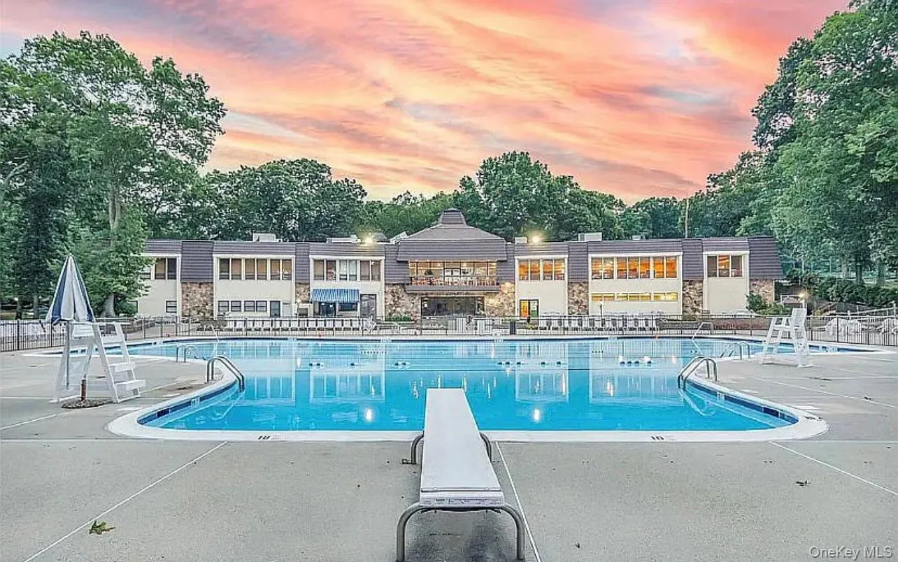 297 Brettonwoods Drive, Brookhaven, NY, 3 Bedrooms Bedrooms, 7 Rooms Rooms,1 BathroomBathrooms,Residential,For Rent,Brettonwoods,0,1038027 297 Brettonwoods Drive, Brookhaven, NY, 3 Bedrooms Bedrooms, 7 Rooms Rooms,1 BathroomBathrooms,Residential,For Rent,Brettonwoods,0,1038027