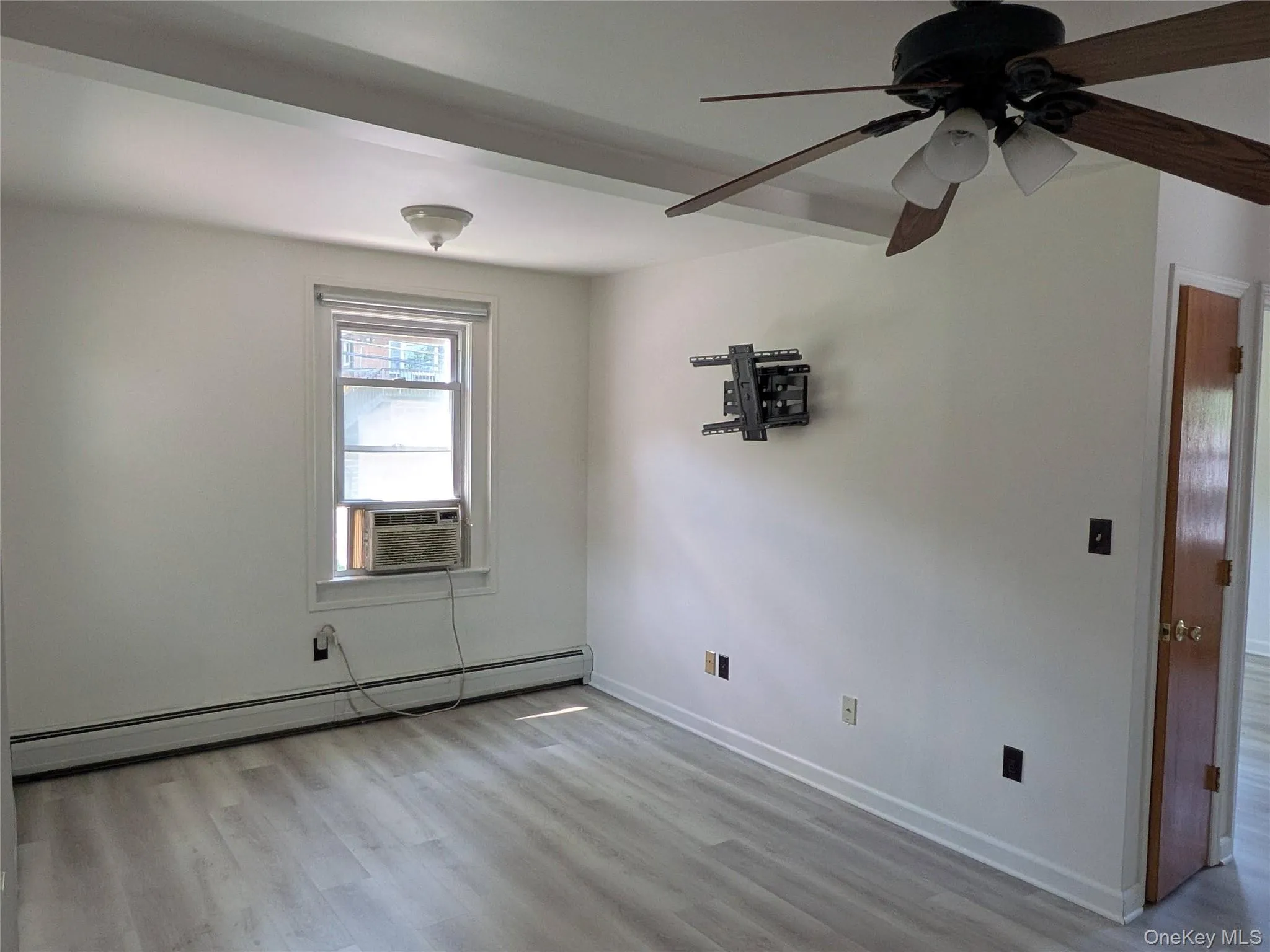 14 Hoover Place, Stony Point, NY, 1 Bedroom Bedrooms, 4 Rooms Rooms,1 BathroomBathrooms,Residential Lease,For Rent,Hoover,0,1038031 14 Hoover Place, Stony Point, NY, 1 Bedroom Bedrooms, 4 Rooms Rooms,1 BathroomBathrooms,Residential Lease,For Rent,Hoover,0,1038031