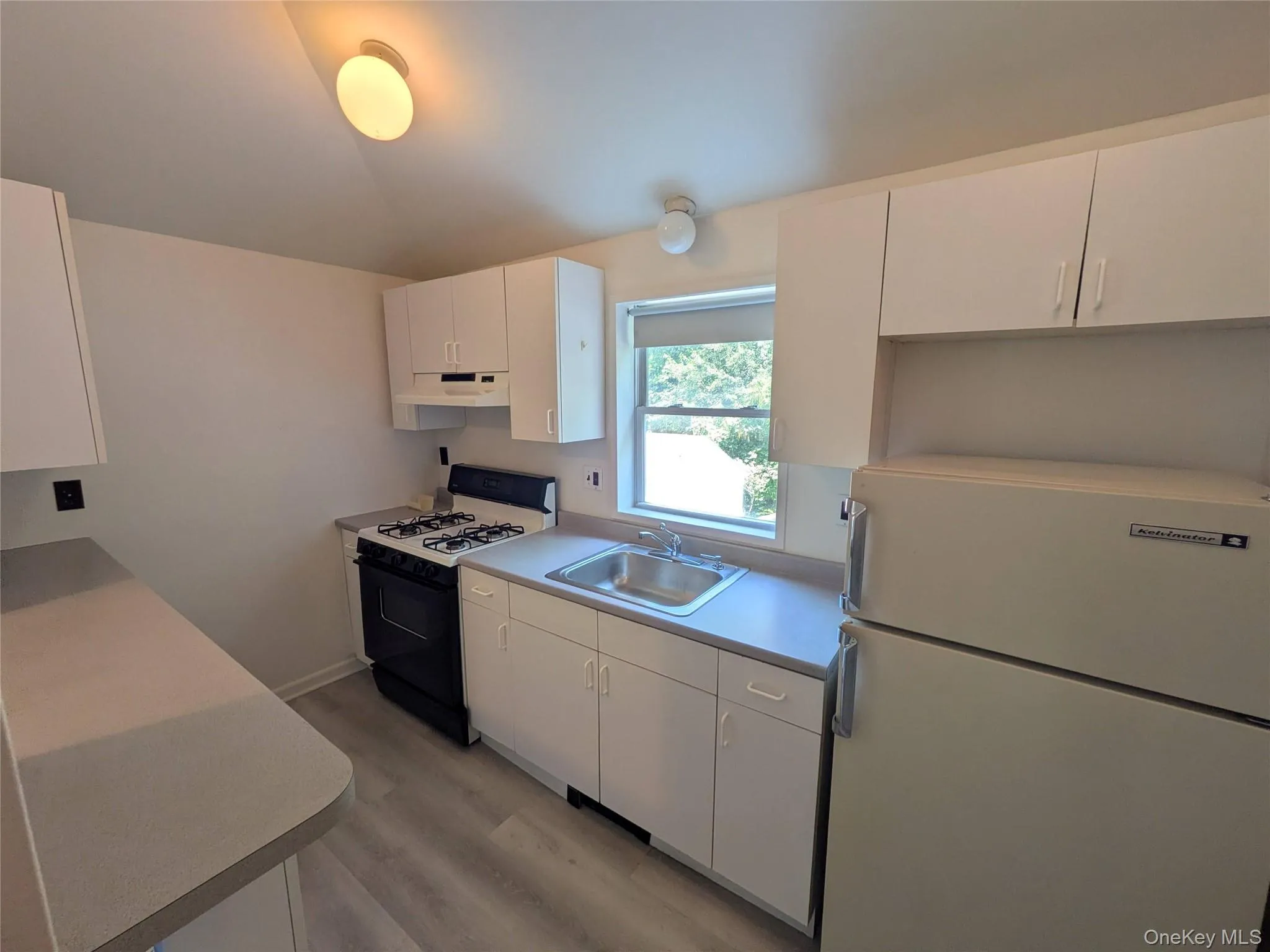 14 Hoover Place, Stony Point, NY, 1 Bedroom Bedrooms, 4 Rooms Rooms,1 BathroomBathrooms,Residential Lease,For Rent,Hoover,0,1038031 14 Hoover Place, Stony Point, NY, 1 Bedroom Bedrooms, 4 Rooms Rooms,1 BathroomBathrooms,Residential Lease,For Rent,Hoover,0,1038031