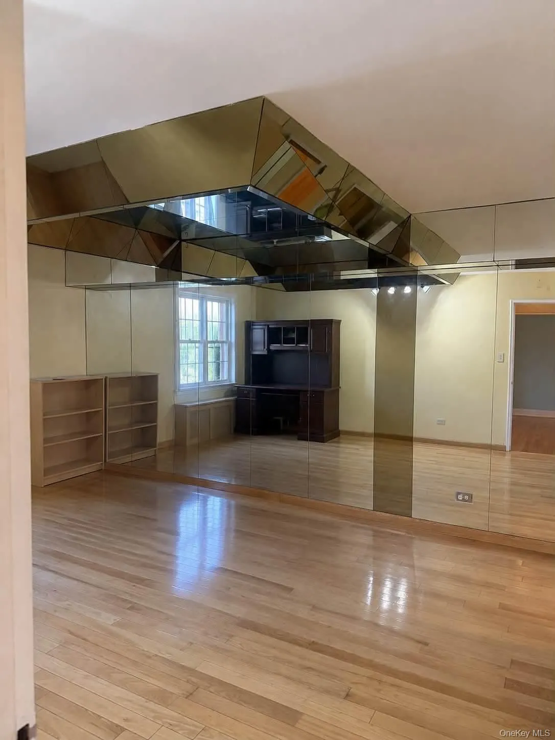 86-11 151st Avenue, New York, NY, 3 Bedrooms Bedrooms, 6 Rooms Rooms,2 BathroomsBathrooms,Residential Lease,For Rent,151st,0,1038037 86-11 151st Avenue, New York, NY, 3 Bedrooms Bedrooms, 6 Rooms Rooms,2 BathroomsBathrooms,Residential Lease,For Rent,151st,0,1038037