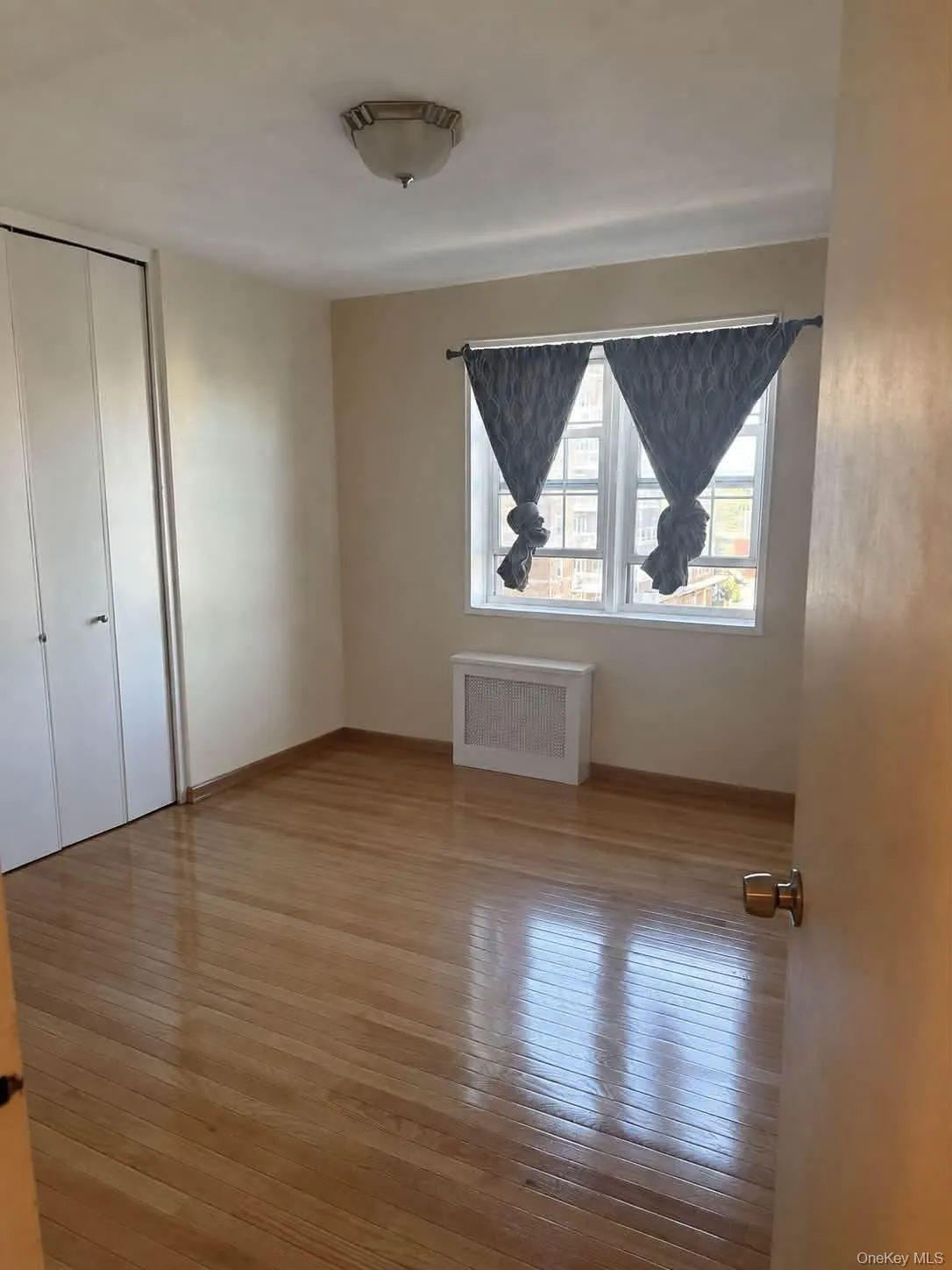 86-11 151st Avenue, New York, NY, 3 Bedrooms Bedrooms, 6 Rooms Rooms,2 BathroomsBathrooms,Residential Lease,For Rent,151st,0,1038037 86-11 151st Avenue, New York, NY, 3 Bedrooms Bedrooms, 6 Rooms Rooms,2 BathroomsBathrooms,Residential Lease,For Rent,151st,0,1038037