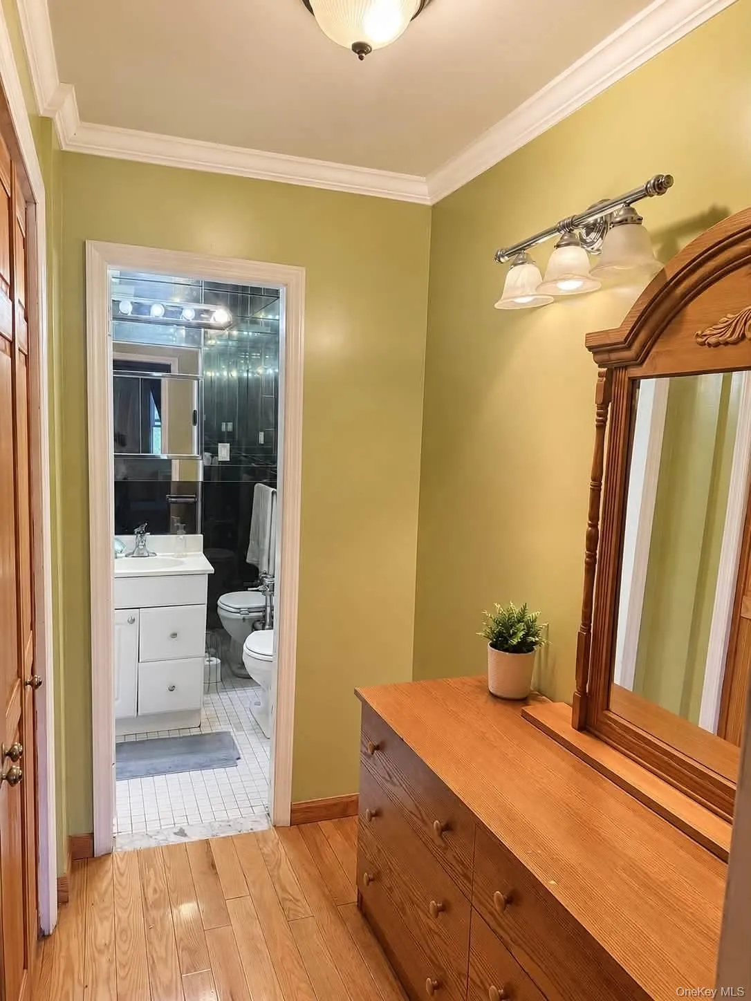 86-11 151st Avenue, New York, NY, 3 Bedrooms Bedrooms, 6 Rooms Rooms,2 BathroomsBathrooms,Residential Lease,For Rent,151st,0,1038037 86-11 151st Avenue, New York, NY, 3 Bedrooms Bedrooms, 6 Rooms Rooms,2 BathroomsBathrooms,Residential Lease,For Rent,151st,0,1038037