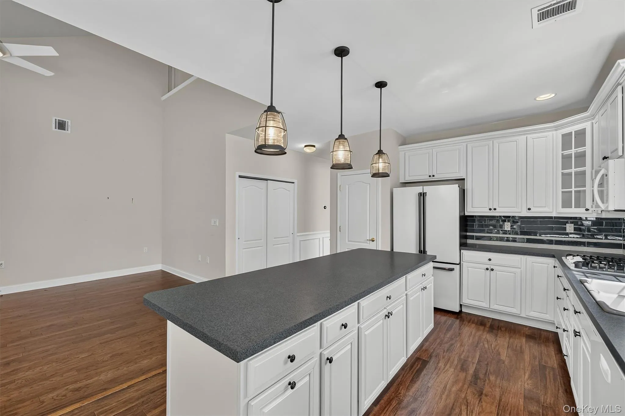 34 Hawthorne Drive, Middletown, NY, 4 Bedrooms Bedrooms, 9 Rooms Rooms,3 BathroomsBathrooms,Residential,For Rent,Hawthorne,0,1038040 34 Hawthorne Drive, Middletown, NY, 4 Bedrooms Bedrooms, 9 Rooms Rooms,3 BathroomsBathrooms,Residential,For Rent,Hawthorne,0,1038040