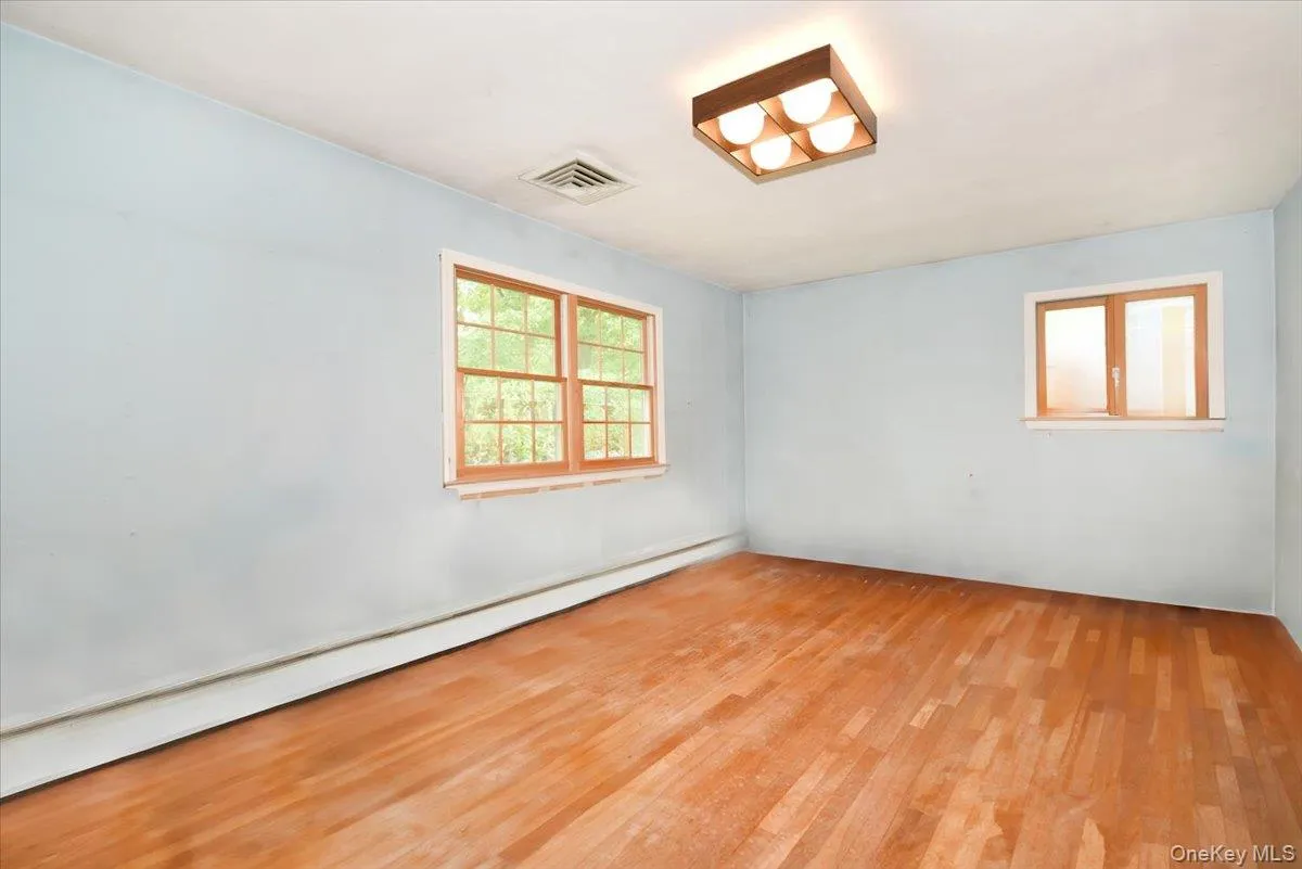 Bedroom 4 - Empty Bedroom 4 - Empty