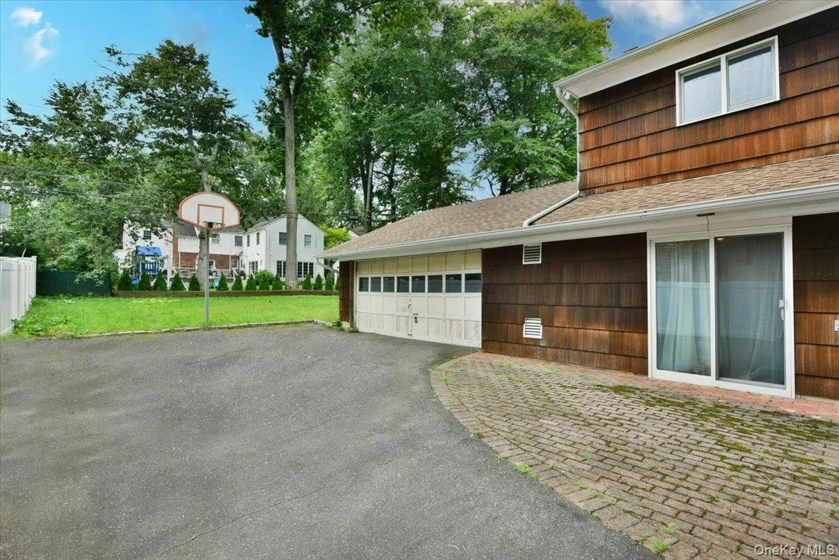 Back Flat Lot Back Flat Lot