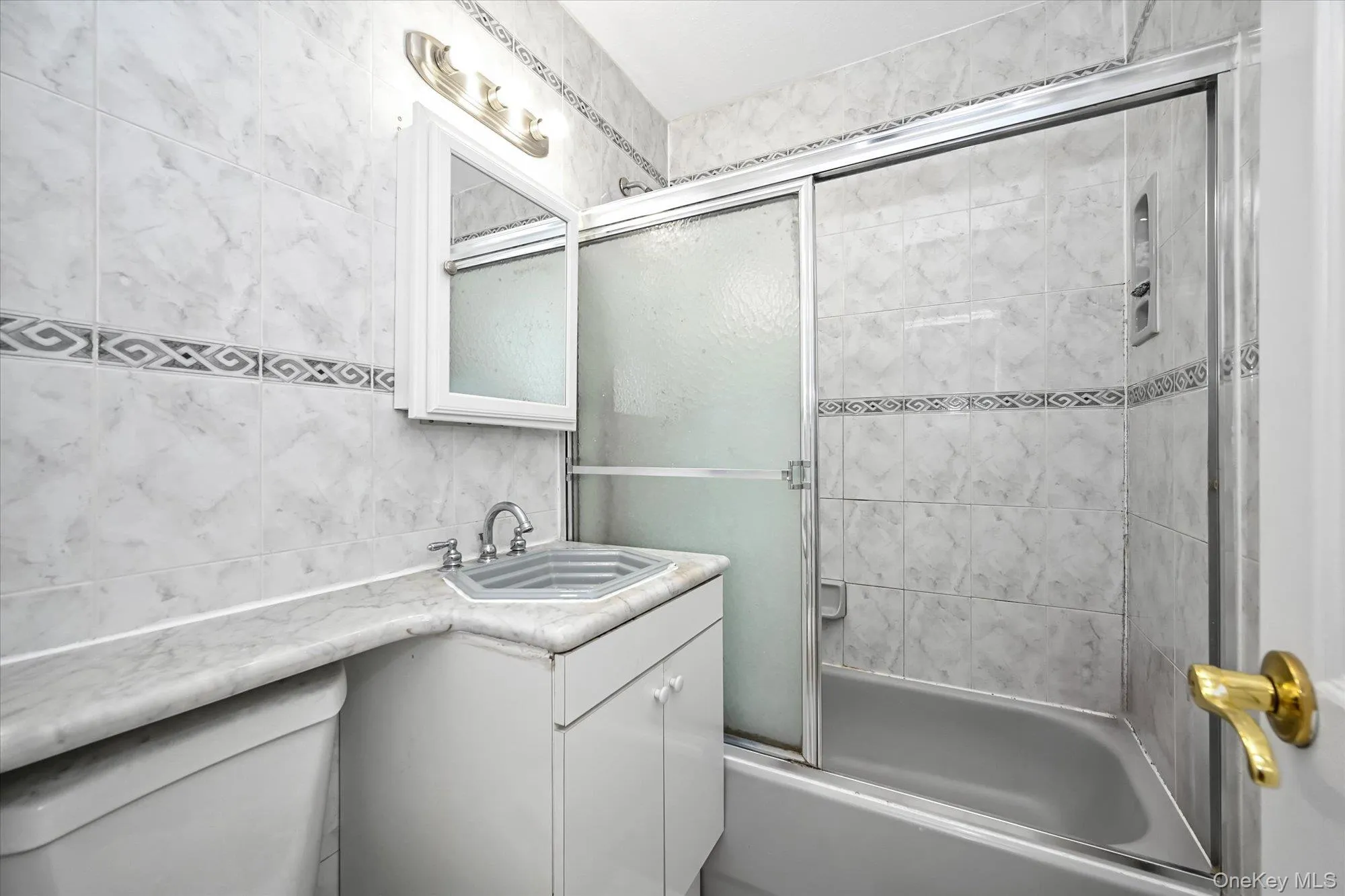 144-24 72nd Avenue, New York, NY, 3 Bedrooms Bedrooms, 6 Rooms Rooms,1 BathroomBathrooms,Residential,For Rent,72nd,0,1038049 144-24 72nd Avenue, New York, NY, 3 Bedrooms Bedrooms, 6 Rooms Rooms,1 BathroomBathrooms,Residential,For Rent,72nd,0,1038049