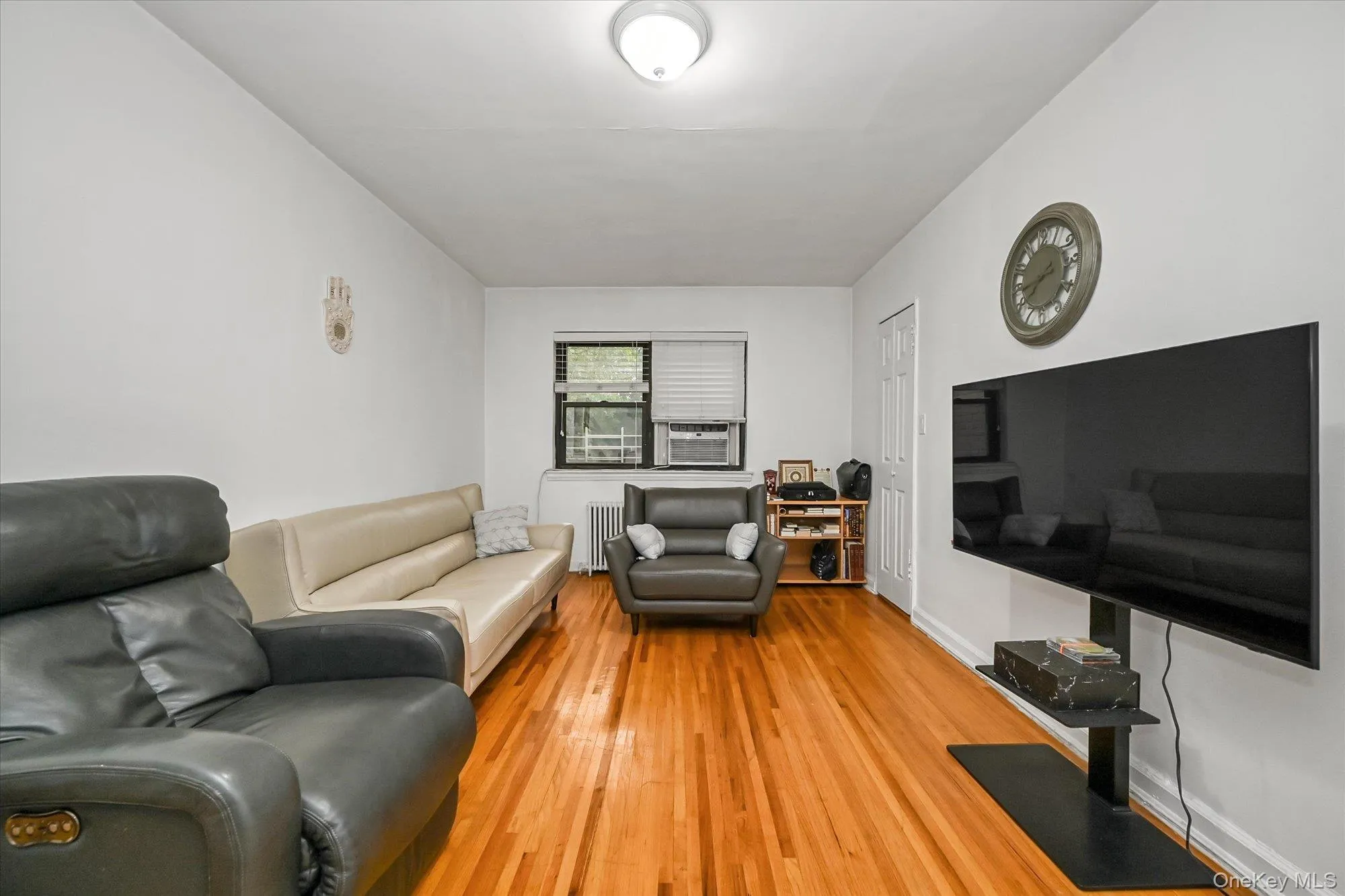 144-24 72nd Avenue, New York, NY, 3 Bedrooms Bedrooms, 6 Rooms Rooms,1 BathroomBathrooms,Residential,For Rent,72nd,0,1038049 144-24 72nd Avenue, New York, NY, 3 Bedrooms Bedrooms, 6 Rooms Rooms,1 BathroomBathrooms,Residential,For Rent,72nd,0,1038049
