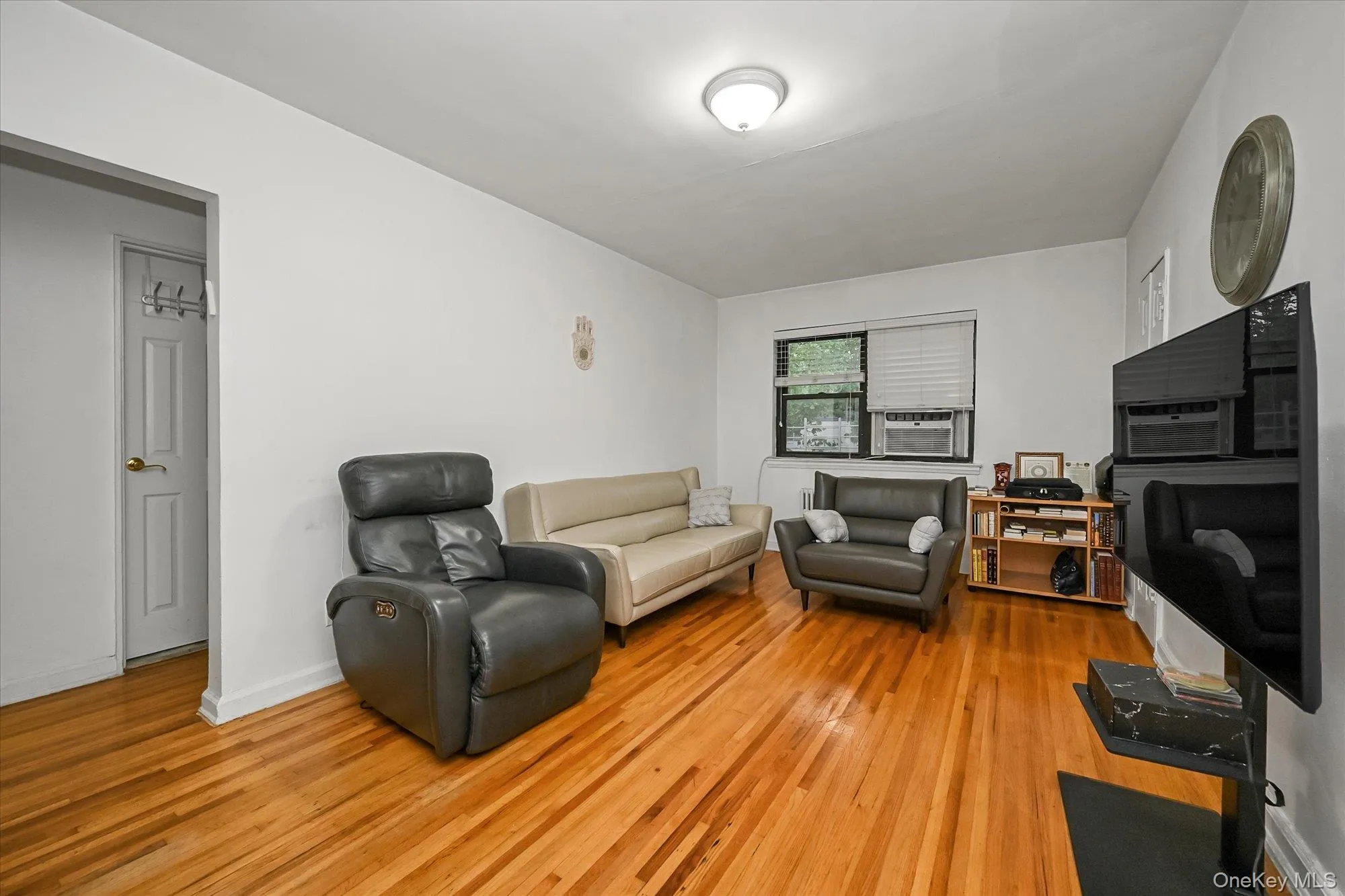 144-24 72nd Avenue, New York, NY, 3 Bedrooms Bedrooms, 6 Rooms Rooms,1 BathroomBathrooms,Residential,For Rent,72nd,0,1038049 144-24 72nd Avenue, New York, NY, 3 Bedrooms Bedrooms, 6 Rooms Rooms,1 BathroomBathrooms,Residential,For Rent,72nd,0,1038049