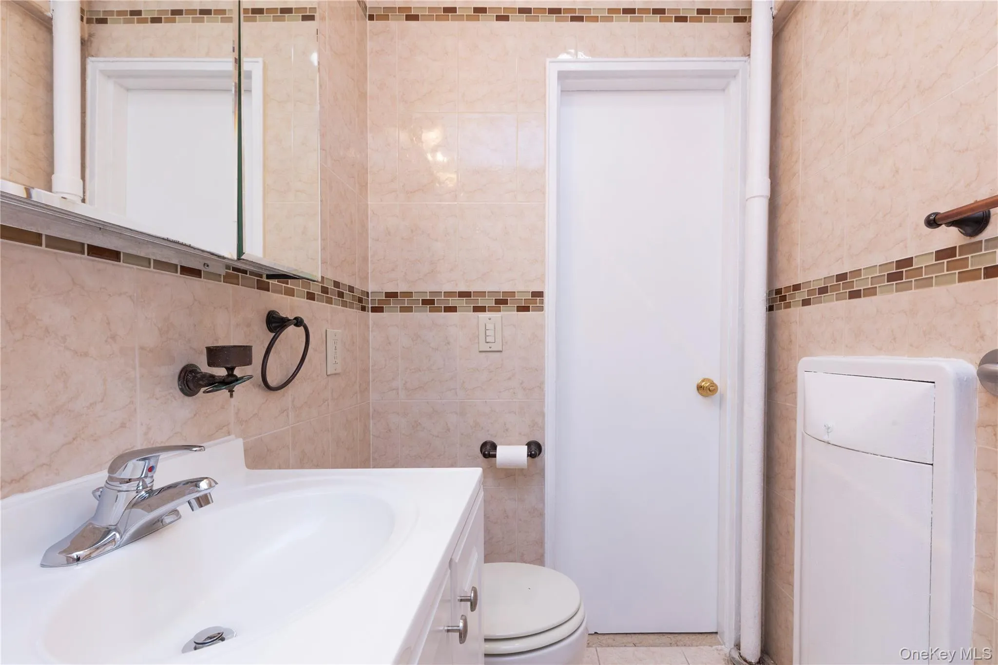 33-24 91 Street, New York, NY, 3 Bedrooms Bedrooms, 7 Rooms Rooms,1 BathroomBathrooms,Residential,For Rent,91,0,1038053 33-24 91 Street, New York, NY, 3 Bedrooms Bedrooms, 7 Rooms Rooms,1 BathroomBathrooms,Residential,For Rent,91,0,1038053