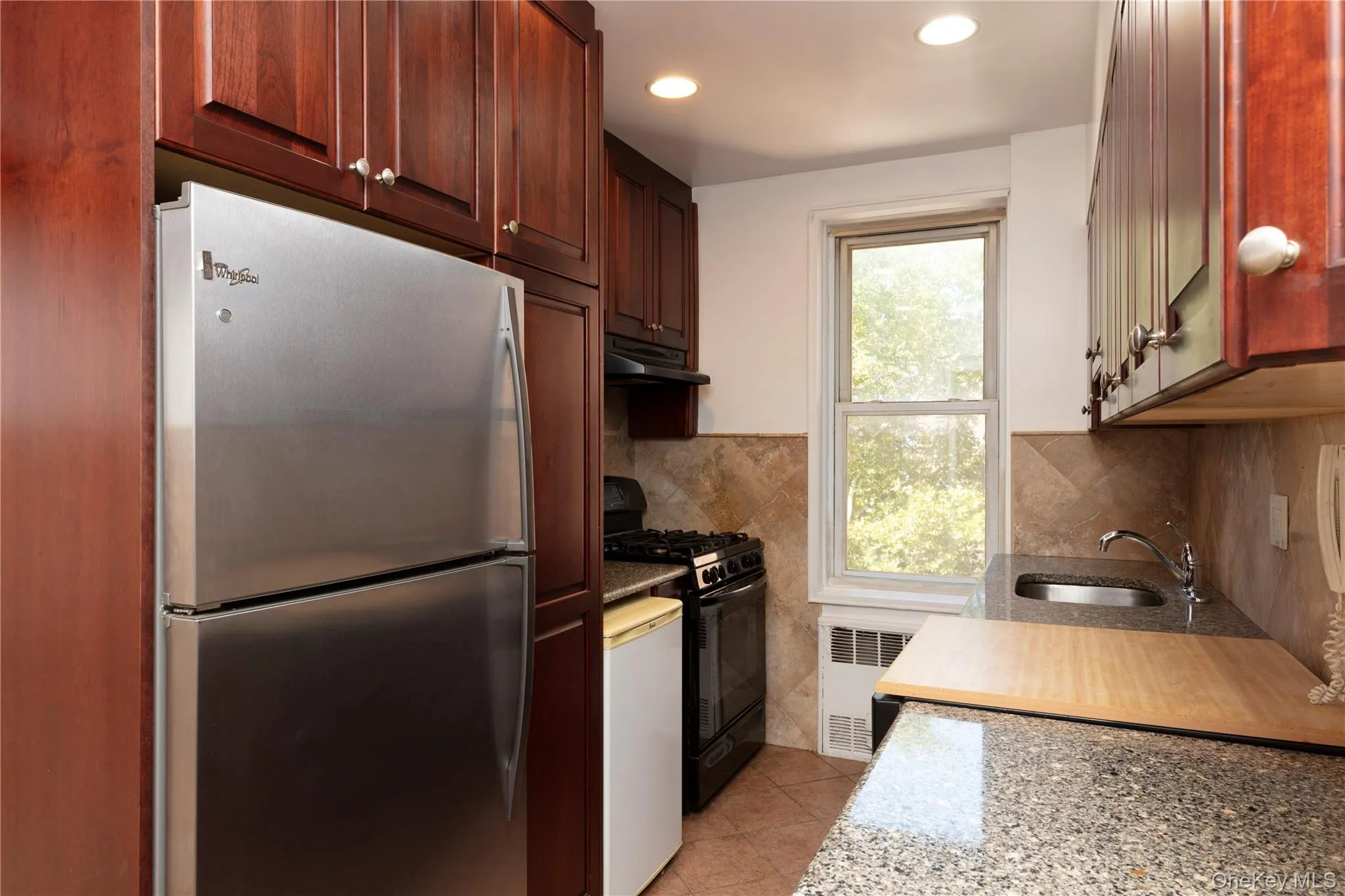 33-24 91 Street, New York, NY, 3 Bedrooms Bedrooms, 7 Rooms Rooms,1 BathroomBathrooms,Residential,For Rent,91,0,1038053 33-24 91 Street, New York, NY, 3 Bedrooms Bedrooms, 7 Rooms Rooms,1 BathroomBathrooms,Residential,For Rent,91,0,1038053