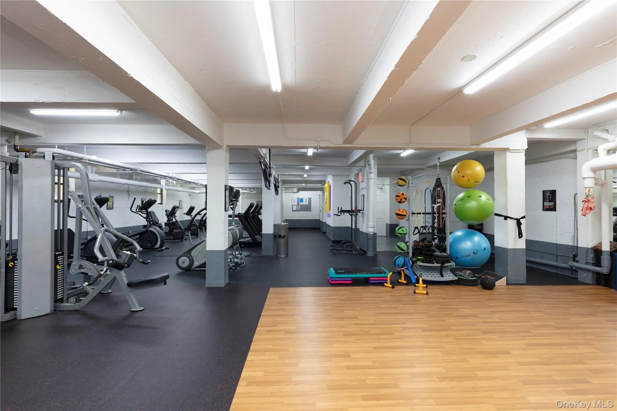 33-24 91 Street, New York, NY, 3 Bedrooms Bedrooms, 7 Rooms Rooms,1 BathroomBathrooms,Residential,For Rent,91,0,1038053 33-24 91 Street, New York, NY, 3 Bedrooms Bedrooms, 7 Rooms Rooms,1 BathroomBathrooms,Residential,For Rent,91,0,1038053